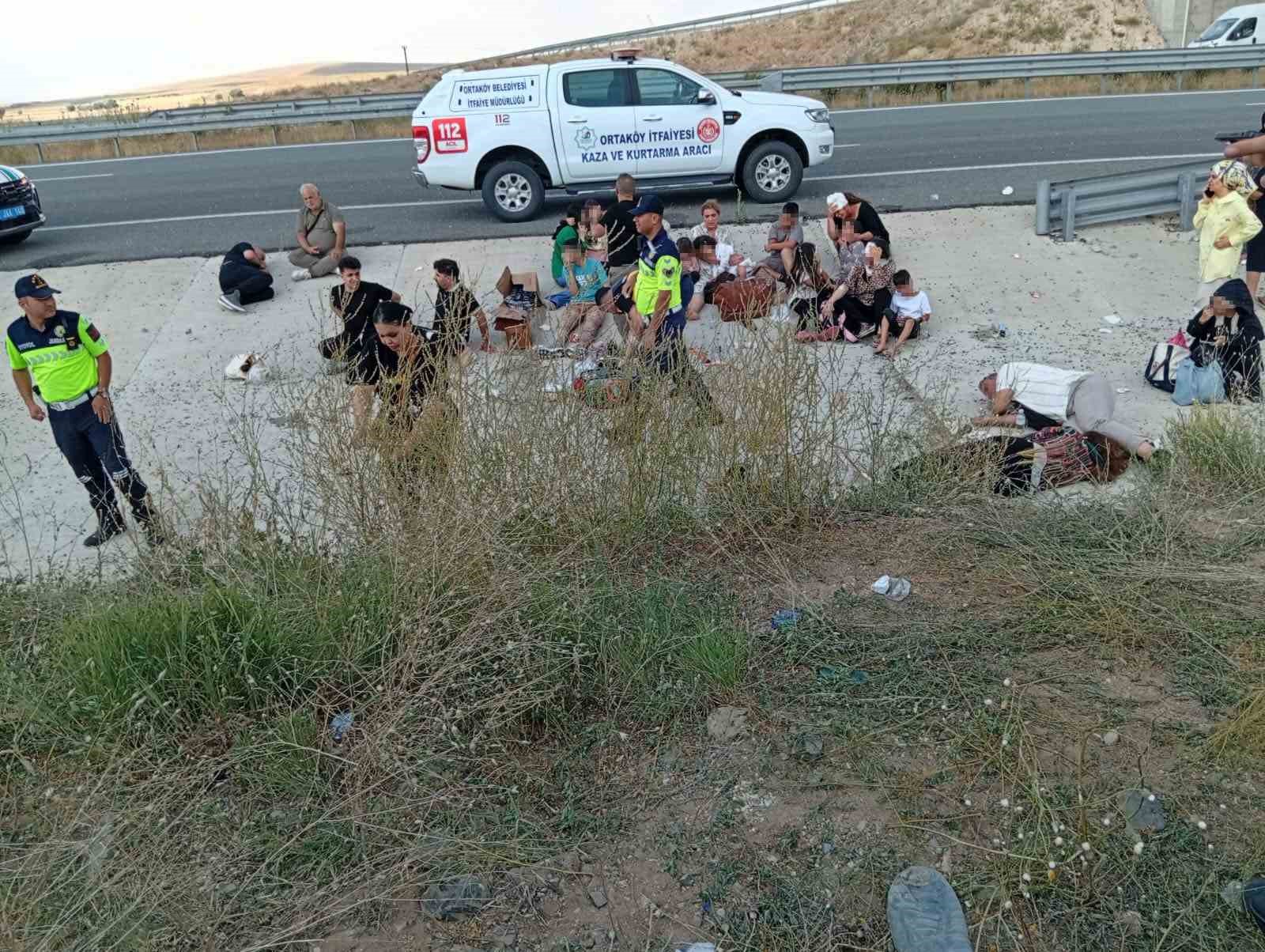 Aksaray’da yolcu otobüsü şarampole devrildi: 44 yaralı