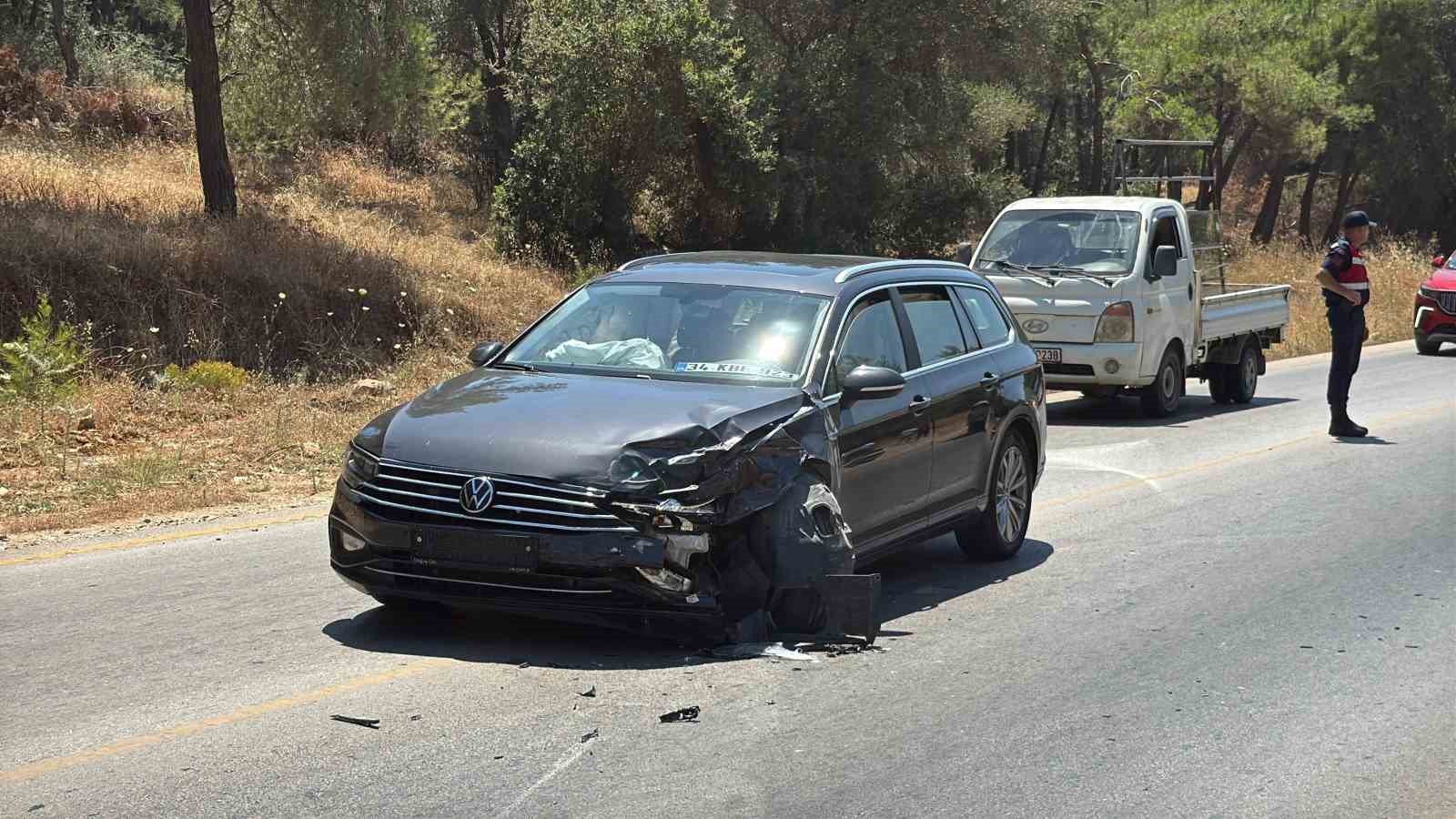 Bodrum’da 2 kişinin yaralandığı kaza anı kamerada
