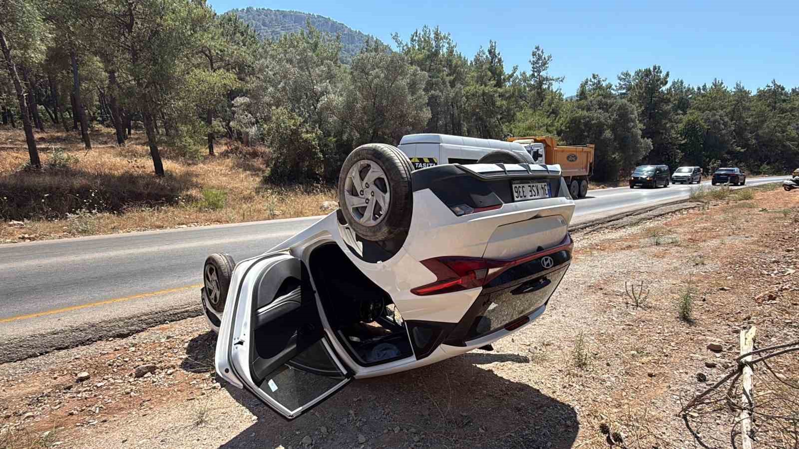 Bodrum’da 2 kişinin yaralandığı kaza anı kamerada