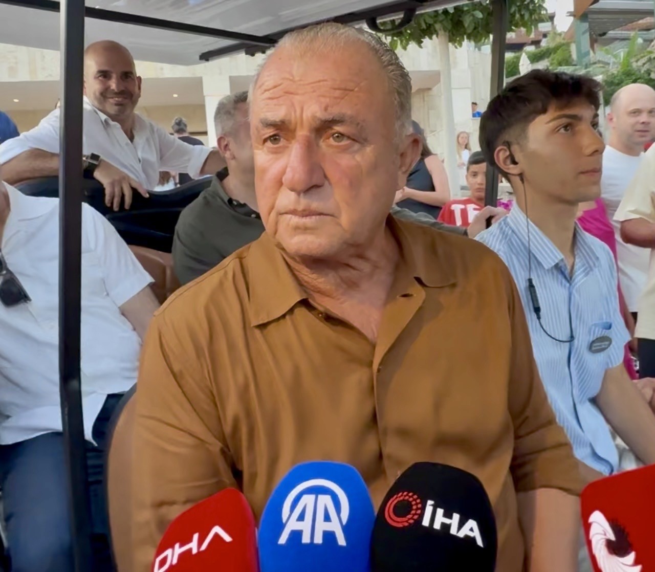 Dursun Özbek: "Şampiyonlar Ligi’nde istediğimiz neticeleri almak üzere bir takım hazırlığı yapıyoruz"