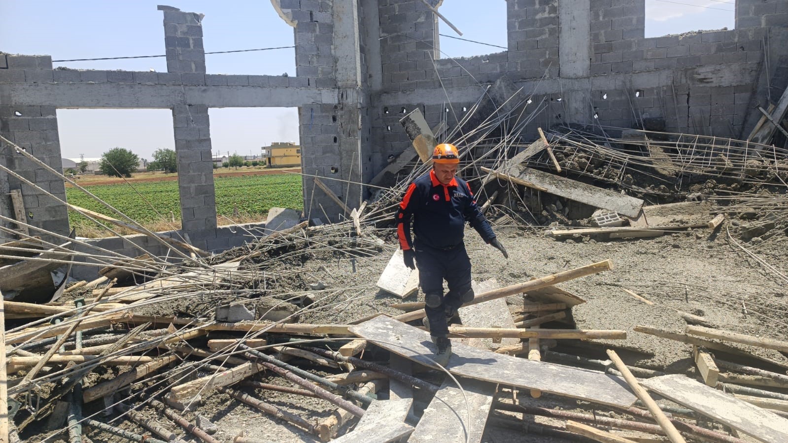 Şanlıurfa’da cami inşaatındaki çökmede 3 işçi yaralandı