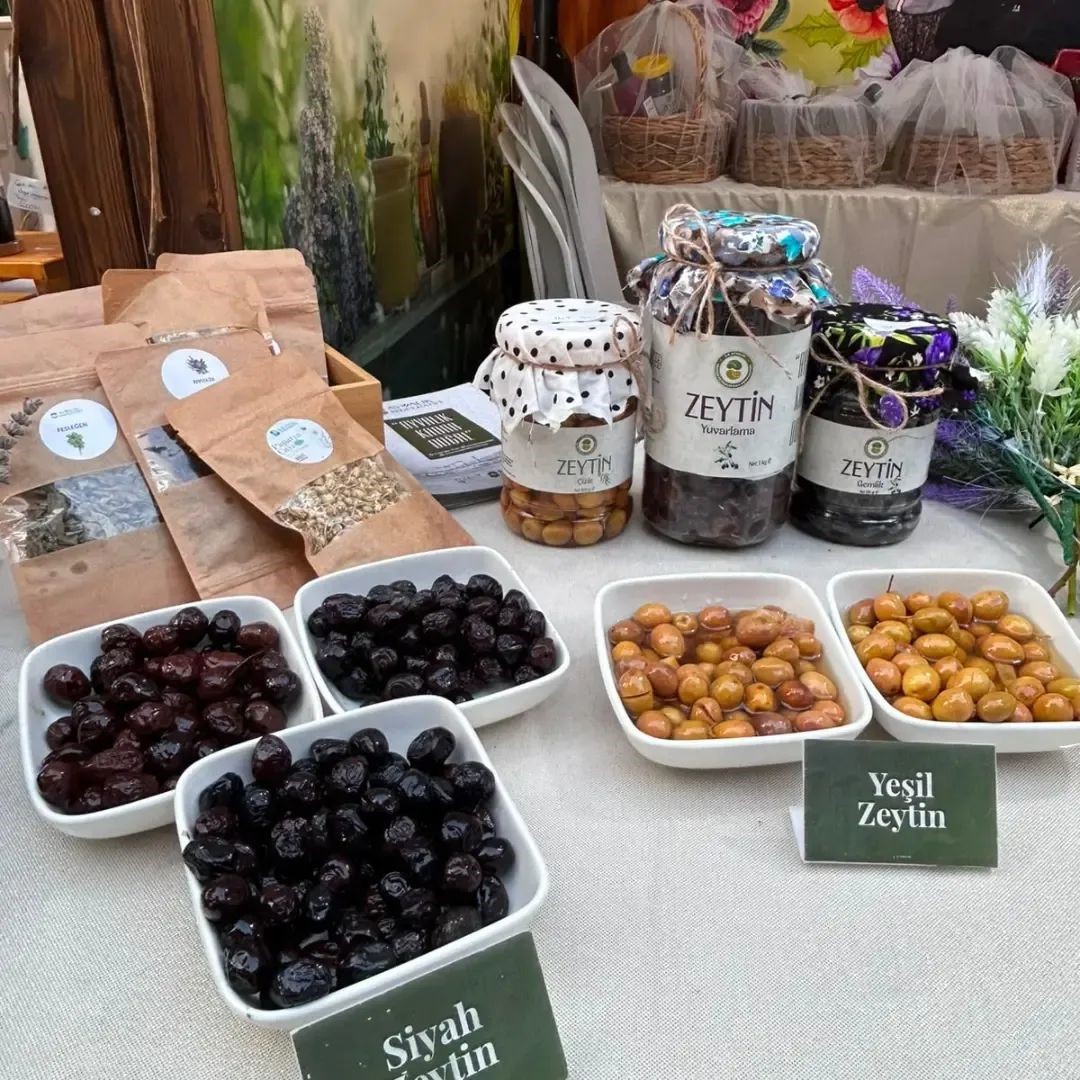 Ayvalık’ın yöresel lezzetleri 7. Aromaterapi Festivali’nde büyük ilgi gördü