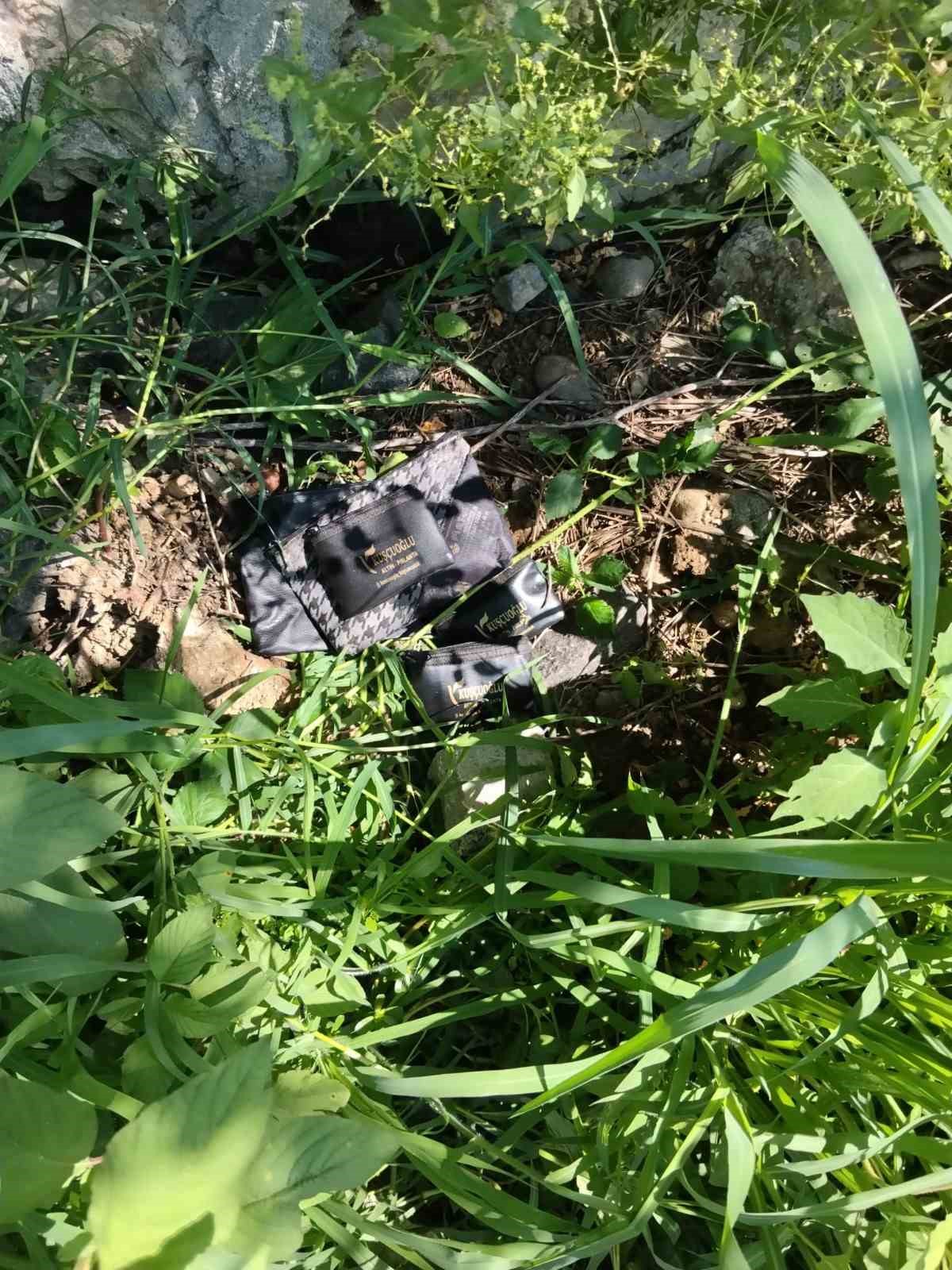 Düzce’de temizlik işçisi bulduğu altın dolu çantayı polise teslim etti