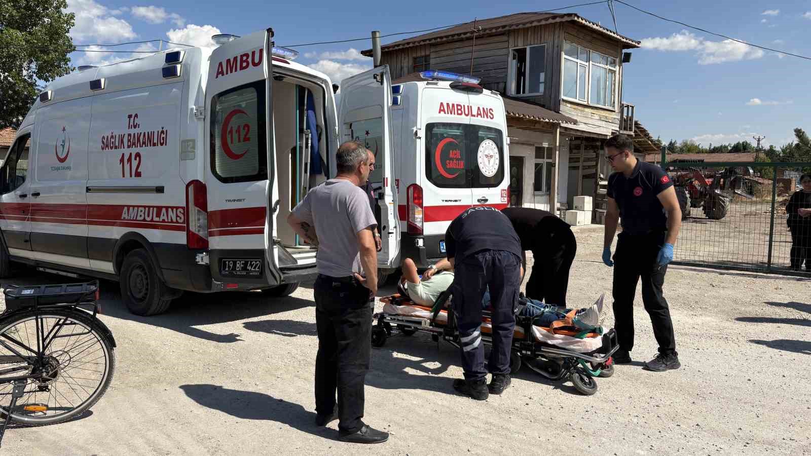 Çorum’da minibüs ile otomobil çarpıştı: 2 yaralı