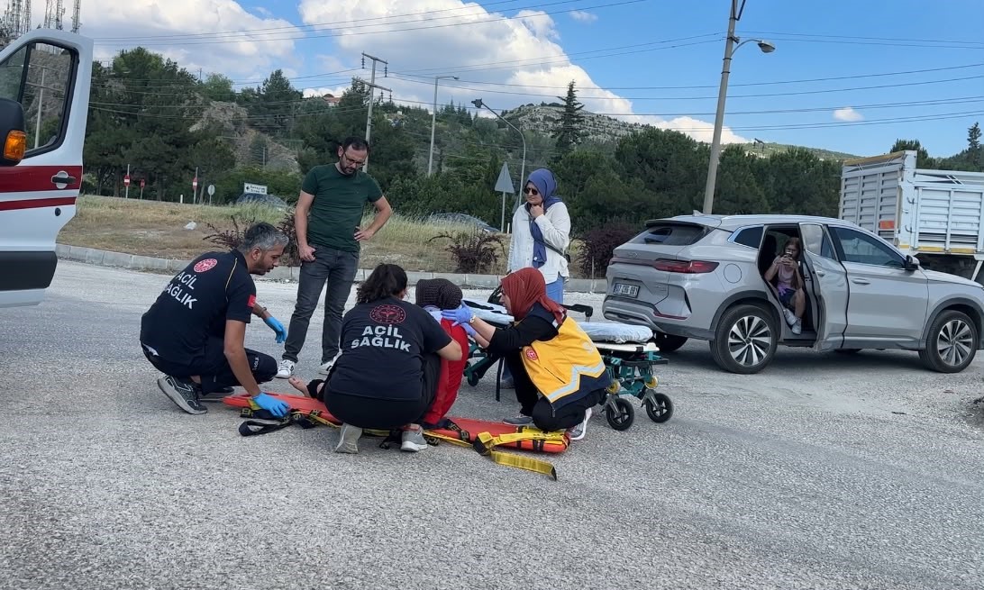 Kontrolden çıkan motosiklet devrildi, sürücü yaralandı