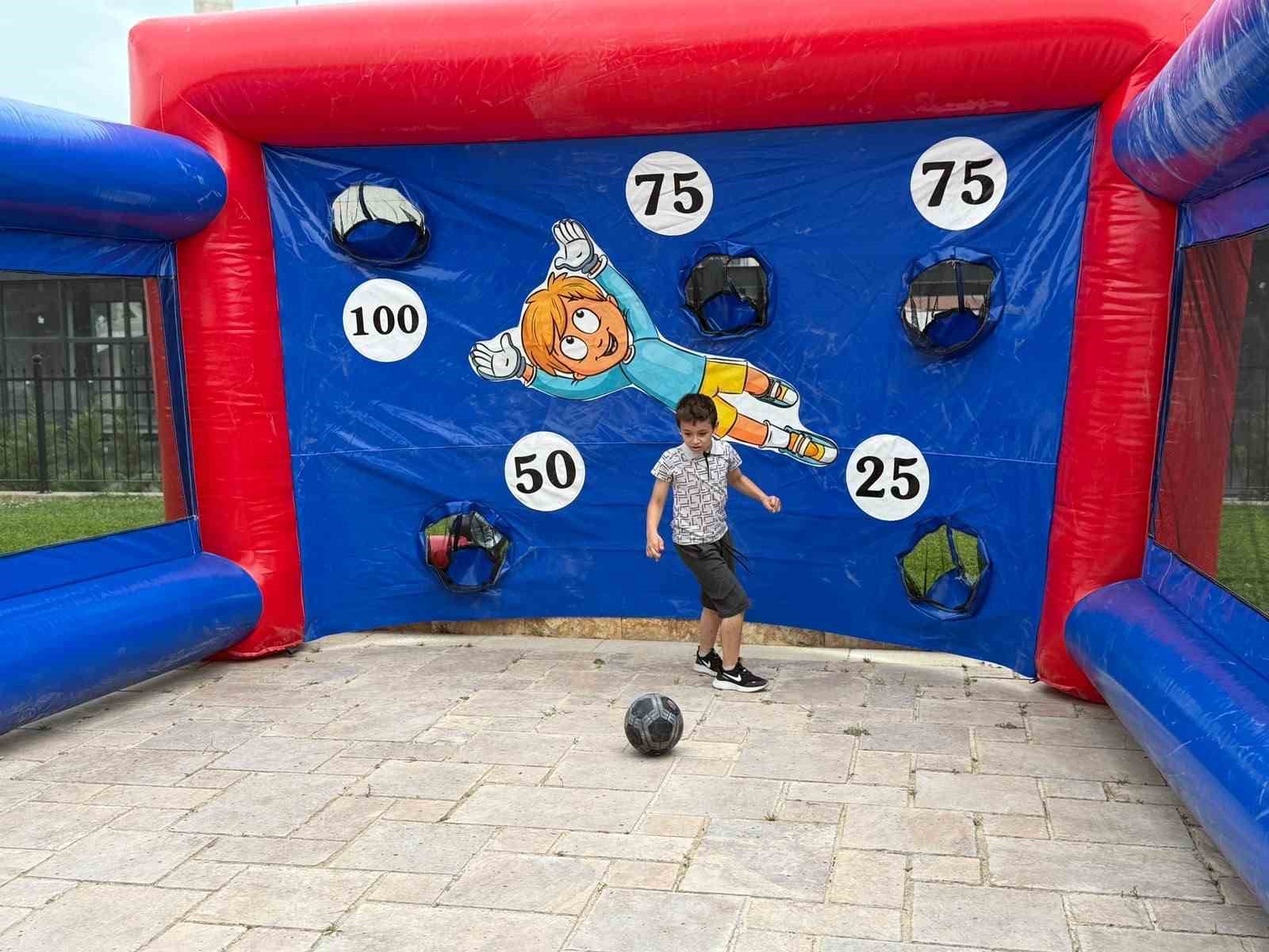 Karabük’te çocuklar karne festivalinde doyasıya eğlendi
