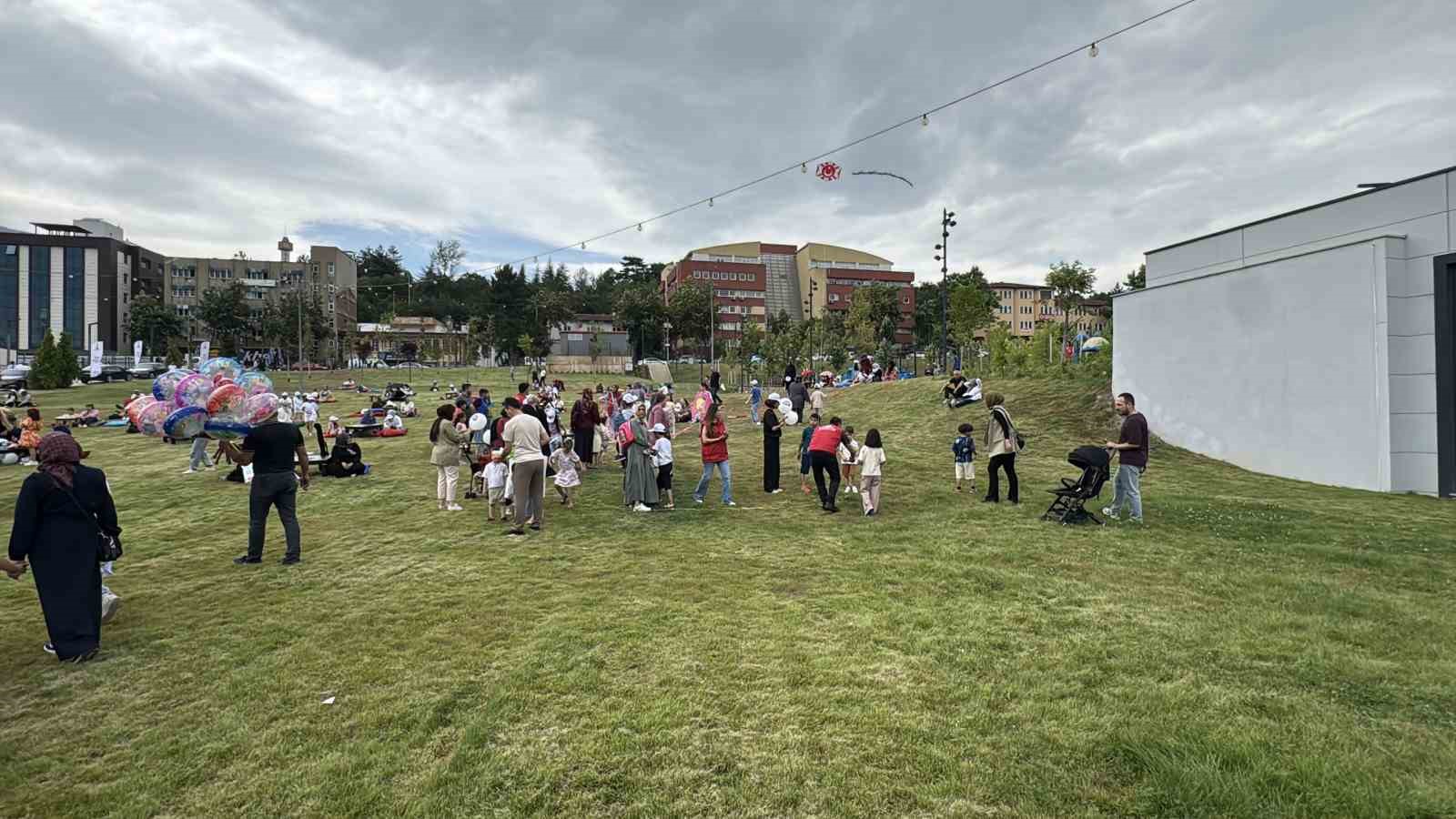 Karabük’te çocuklar karne festivalinde doyasıya eğlendi
