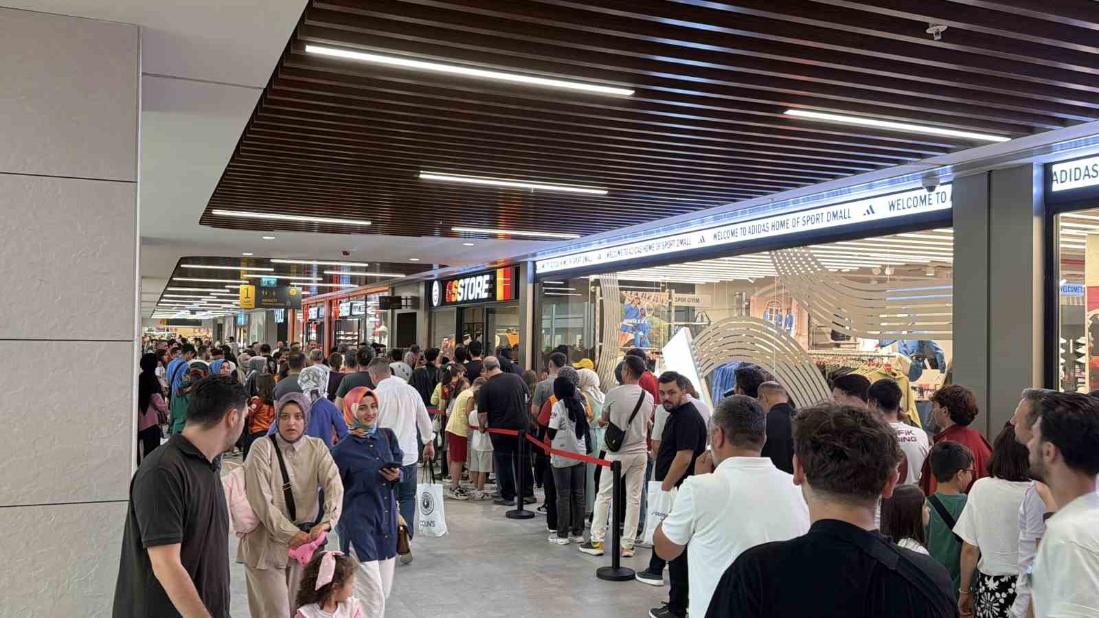 Galatasaray’ın şampiyonluk kupasına Düzce’de yoğun ilgi