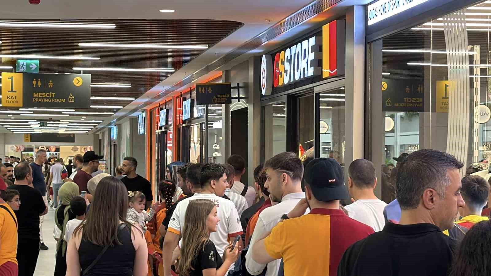 Galatasaray’ın şampiyonluk kupasına Düzce’de yoğun ilgi