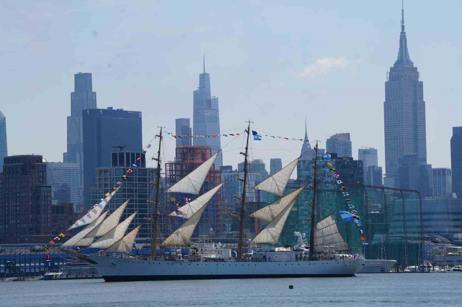 ABD’nin bağımsızlığının 250. yılı New York’ta hava ve deniz törenleriyle kutlandı