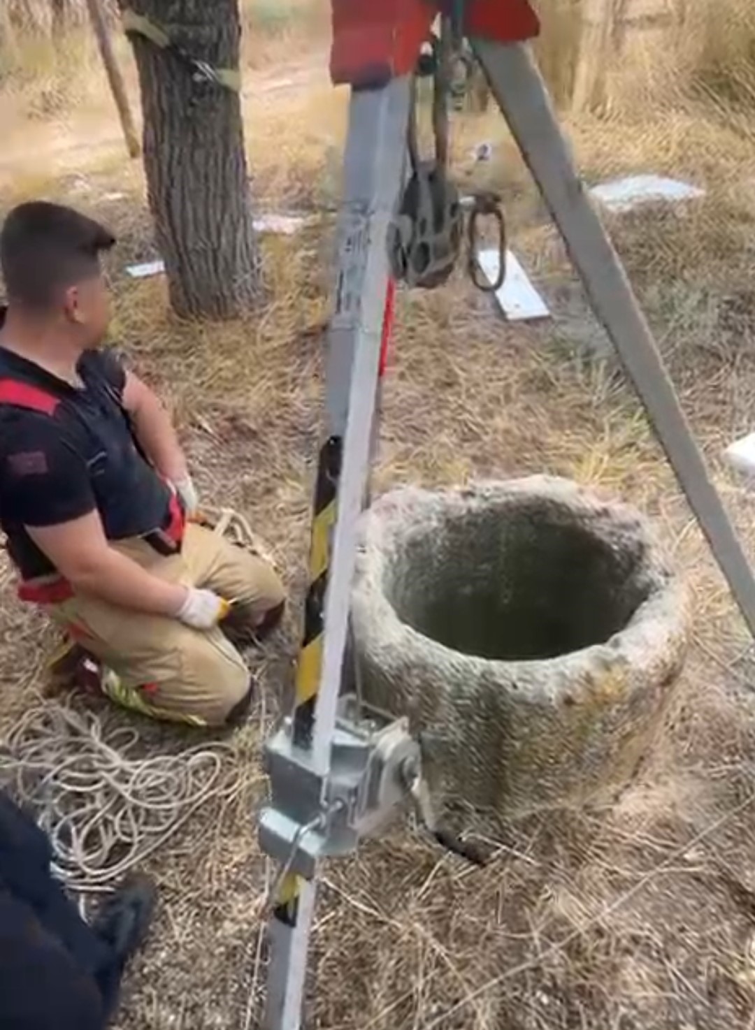 Edirne’de 15 metrelik kuyuya düşen kuzuyu itfaiye ekipleri kurtardı