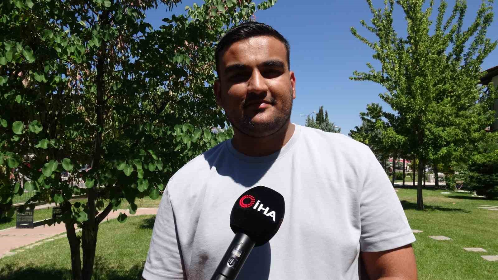 Kırık kayısı kasasıyla sosyal medyayı salladı