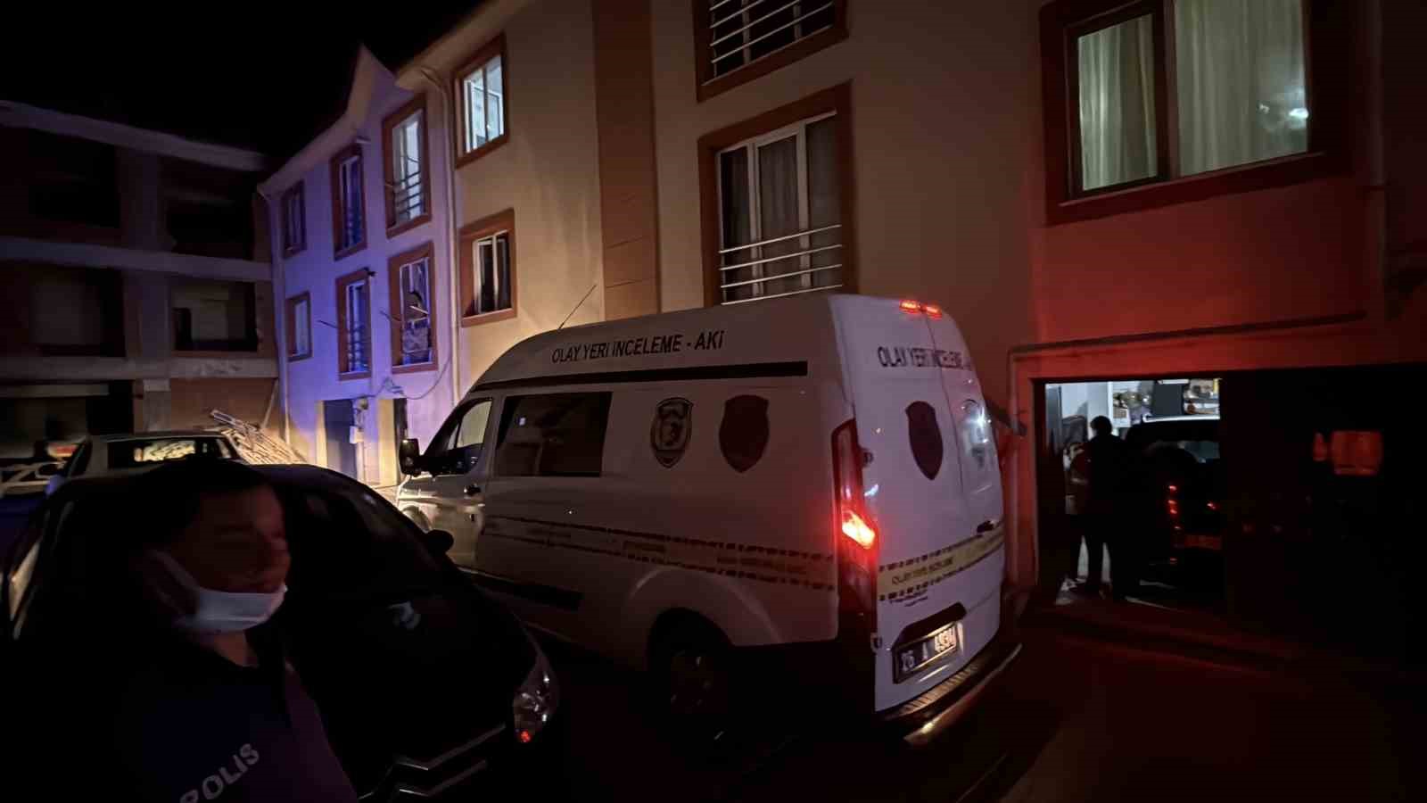 Sokağı saran ağır koku acı gerçeği ortaya çıkardı: Yaşlı adam evinde ölü bulundu