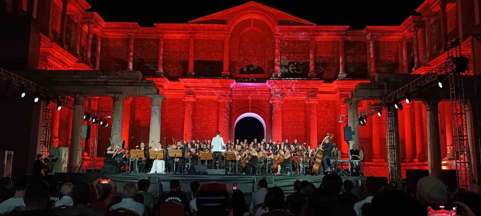 Manisa’da tarihi gece: Sardes Antik Kenti’nde ’Carmina Burana’ rüzgarı