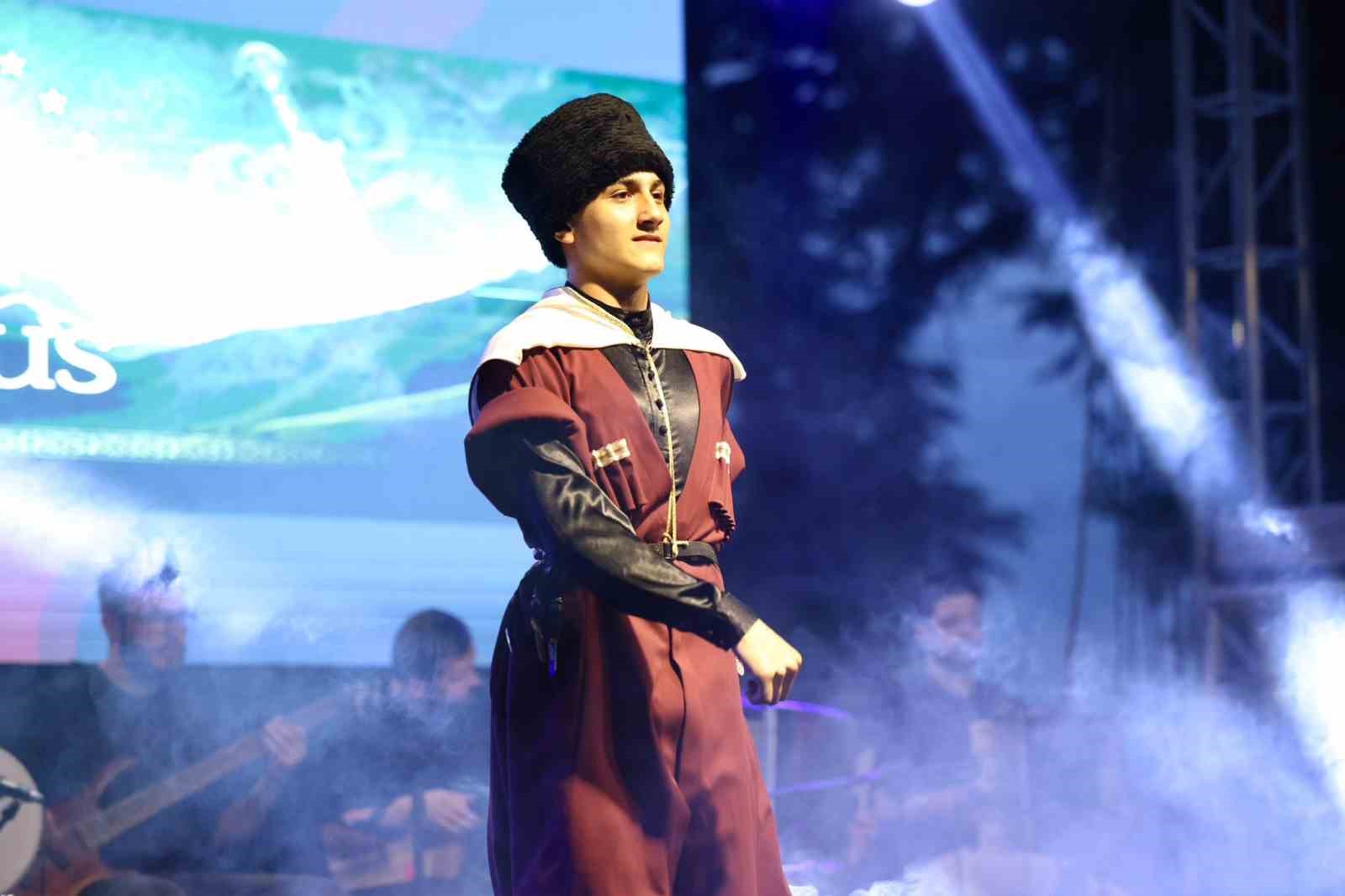 Düzce’de Çerkes gecesi yoğun ilgi gördü
