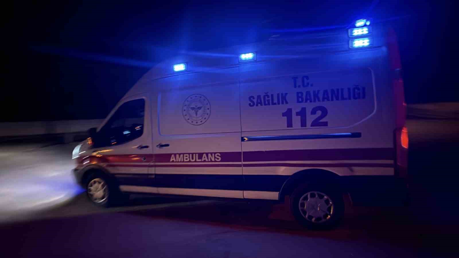 Geri manevra yaparak kaçan aracın çarptığı bekçi yaralandı