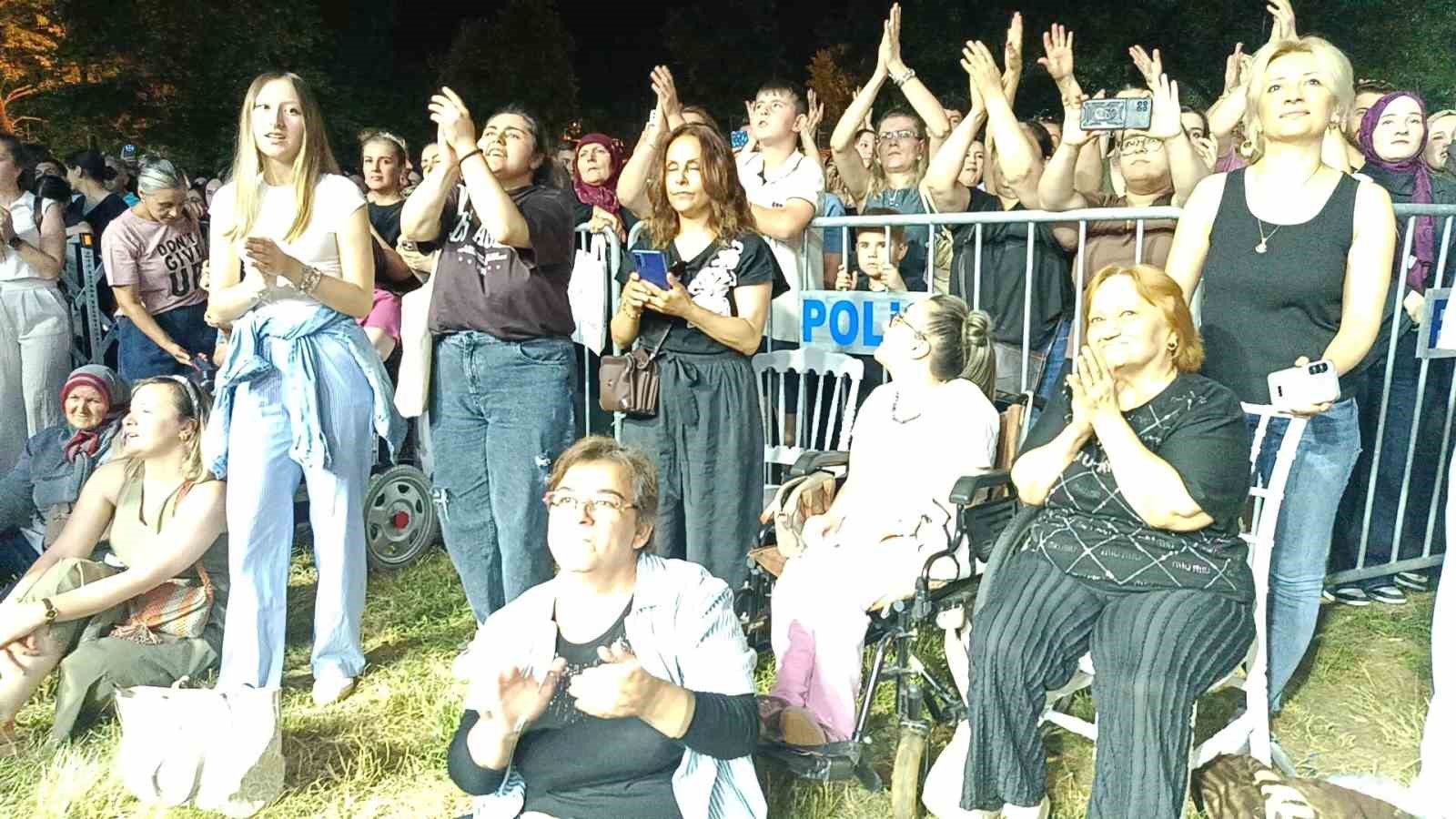 Edirne’de 665’inci Tarihi Kırkpınar Yağlı Güreş Festivali’nde Melek Mosso sahne aldı