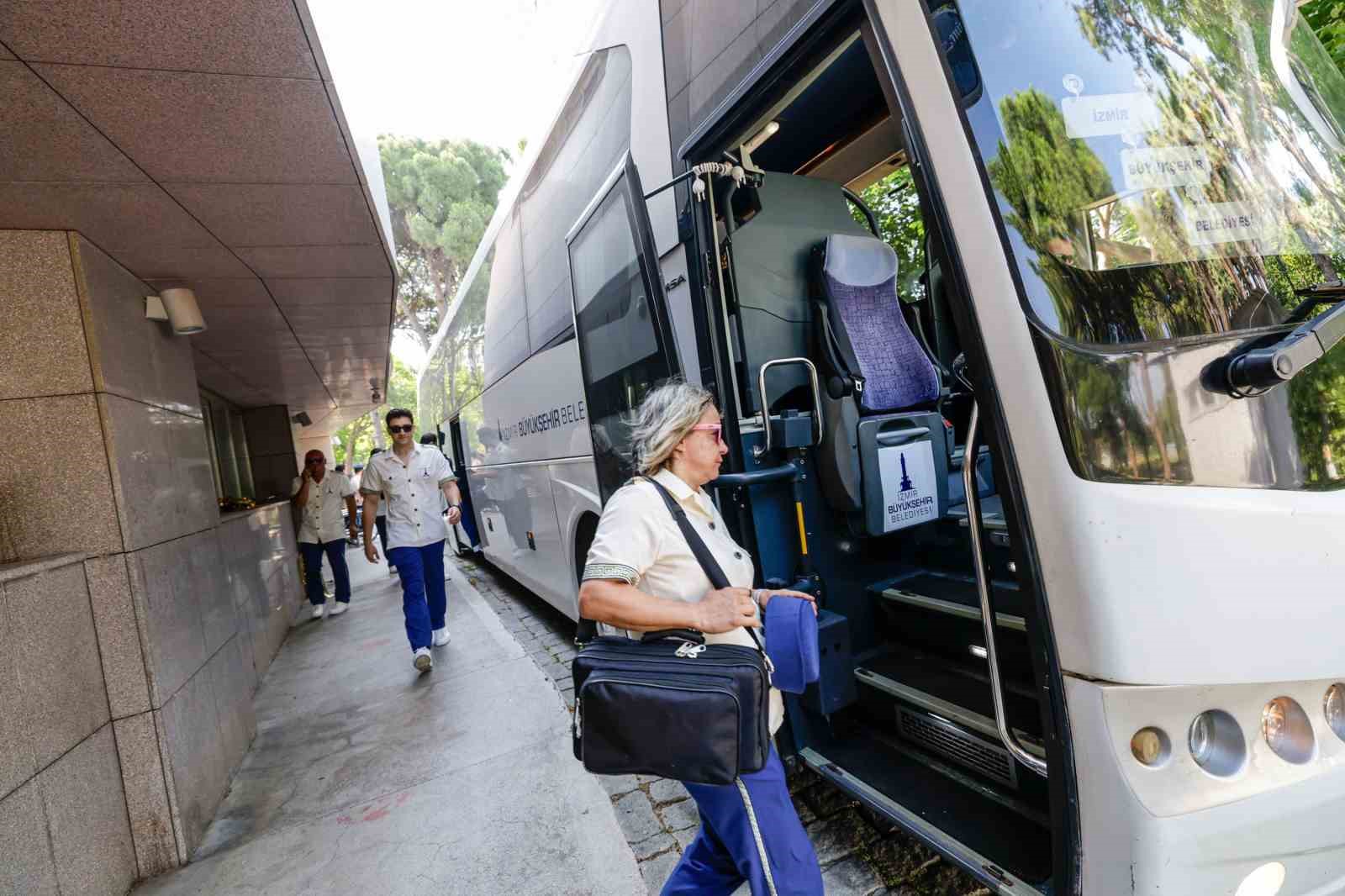 İzmir’in tarihine 83 yıldır "müzikle" tanıklık ediyorlar