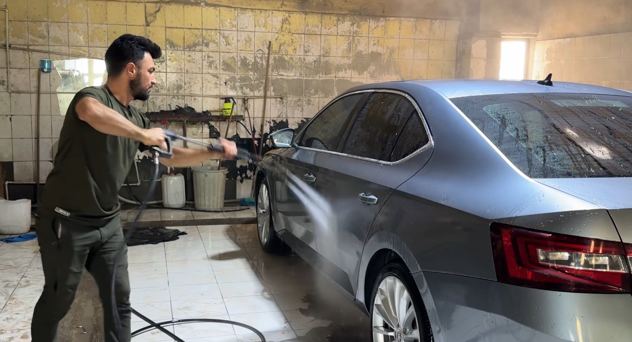 Bir belgesel izledi, hayatı değişti: Oto yıkama dükkanından tavukçuluk fabrikasına uzanan azim hikayesi