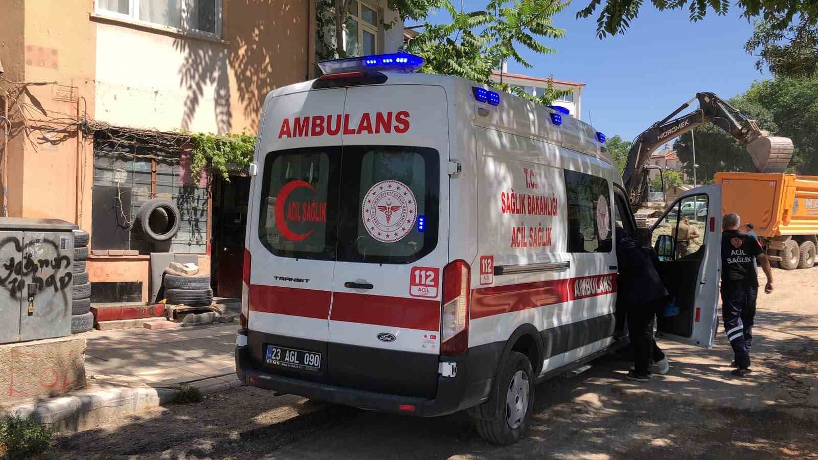 Uyuyor zannettikleri adamın öldüğü ortaya çıktı