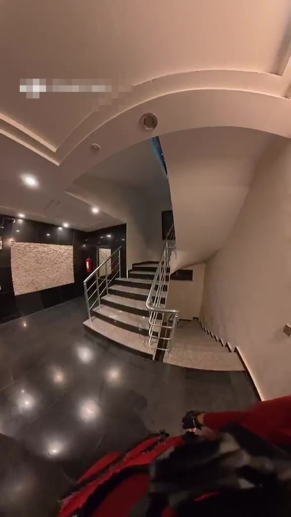 Apartman görevlisi ile kadın motokurye arasında asansör kullanımı tartışması karakolluk oldu