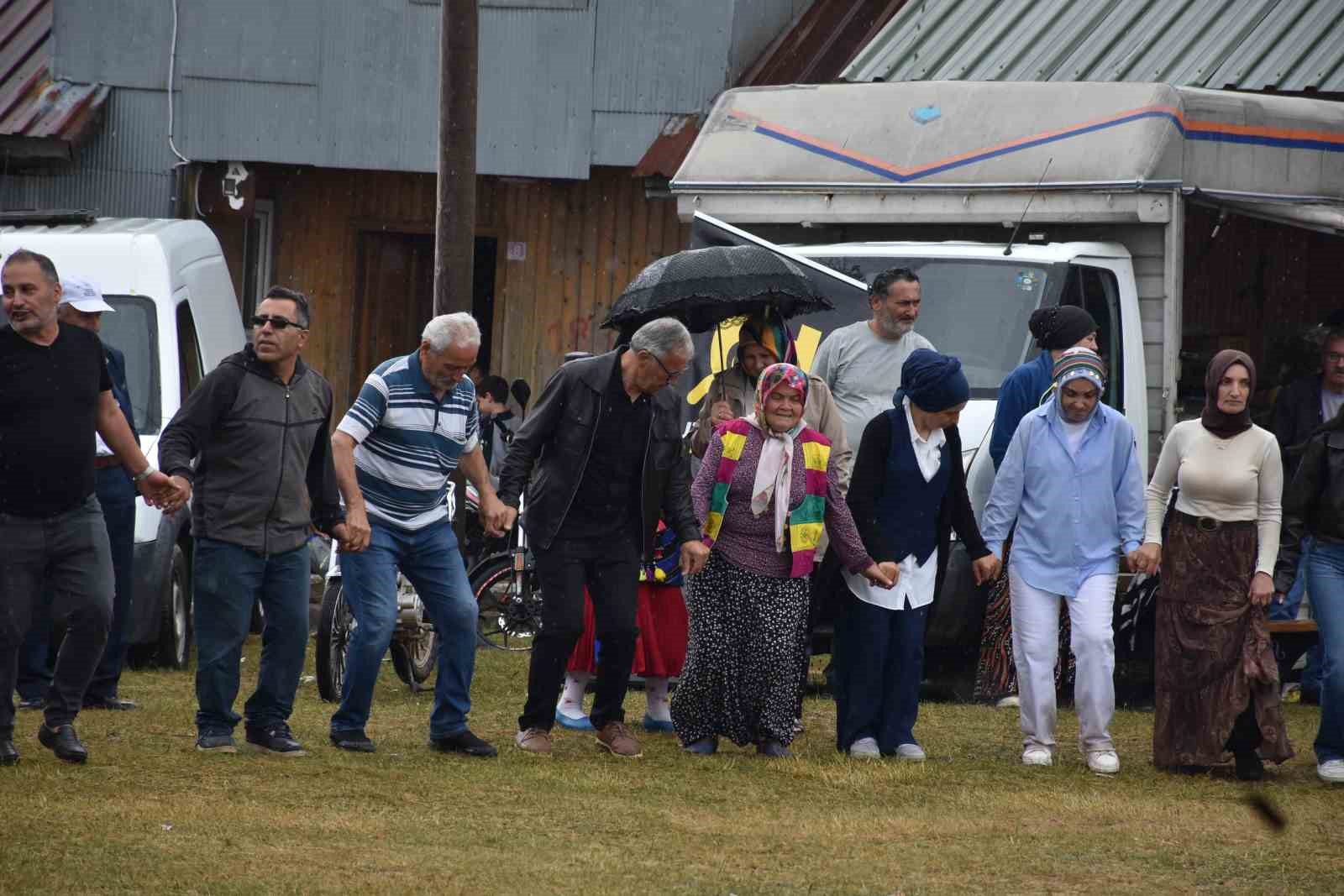 Sis, yağmur, çamur dinlemediler, 116 yıllık geleneği yaşattılar