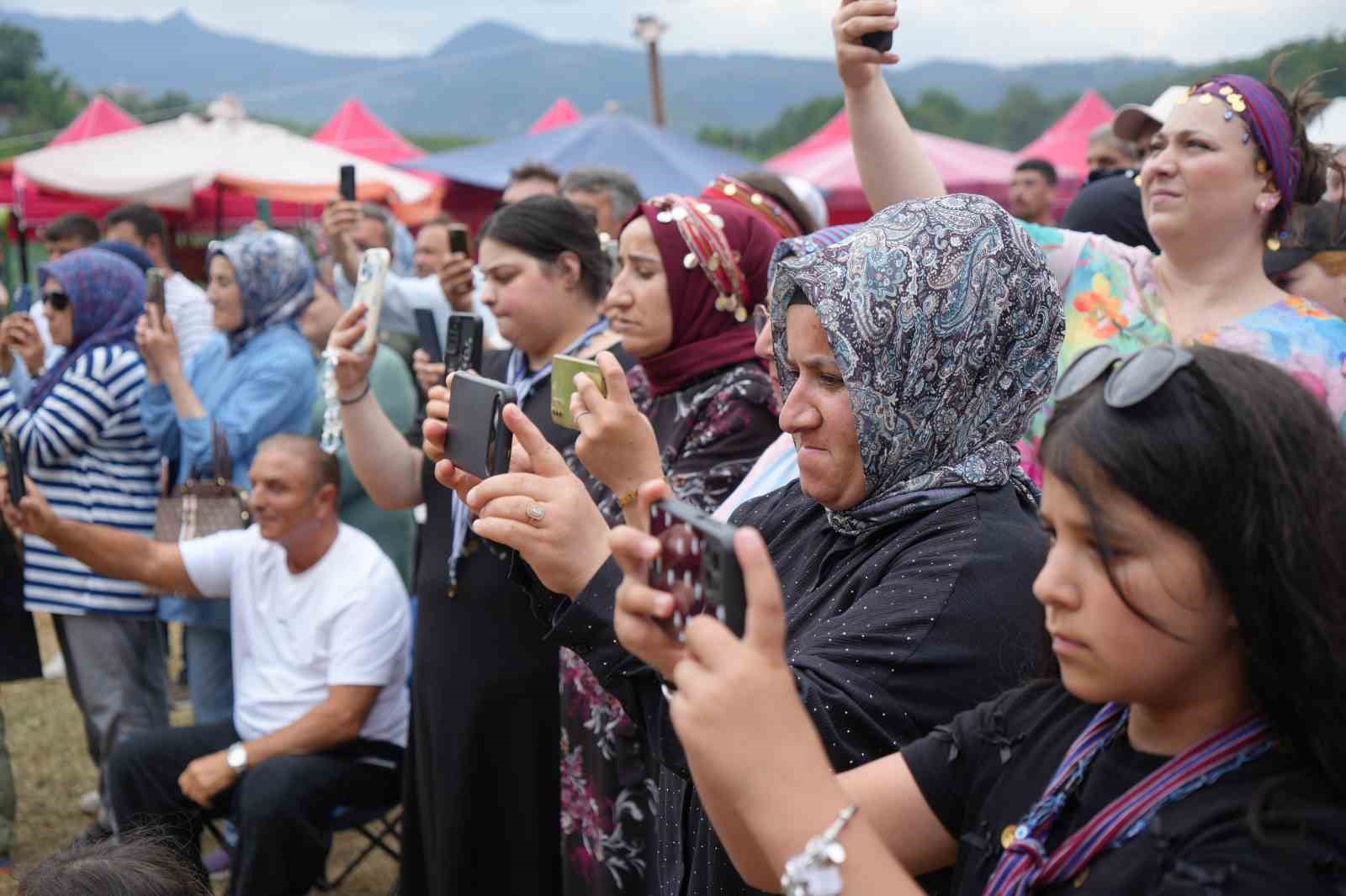 Samsun’da Kadırga Şenliği renkli görüntülere sahne oldu
