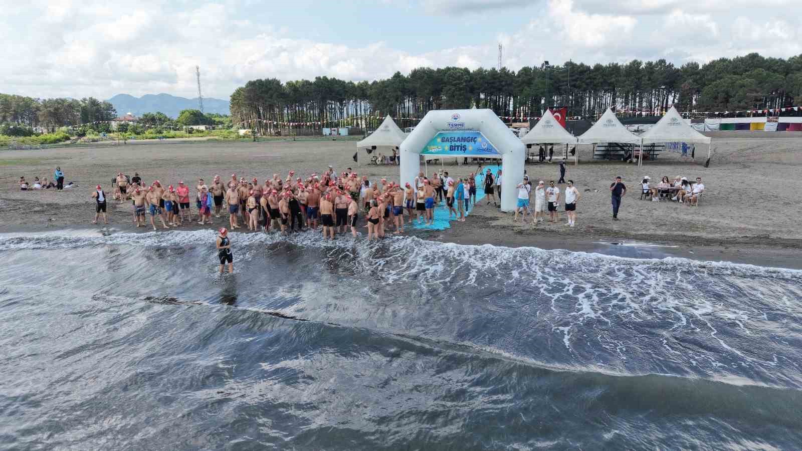Terme’de açık deniz yüzme yarışması