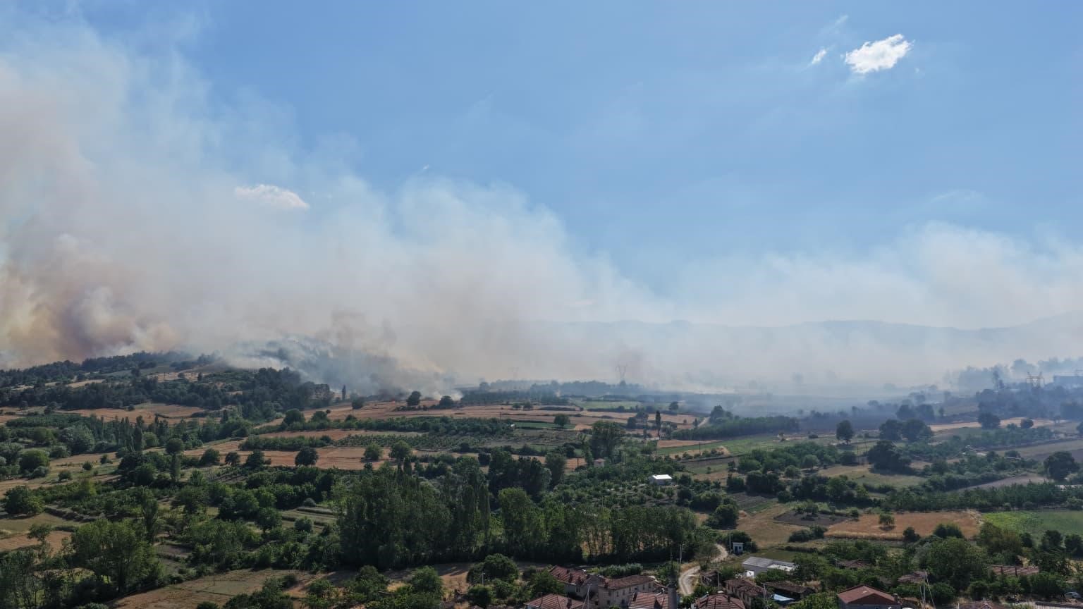 Balıkesir’de üç ayrı noktada yangın