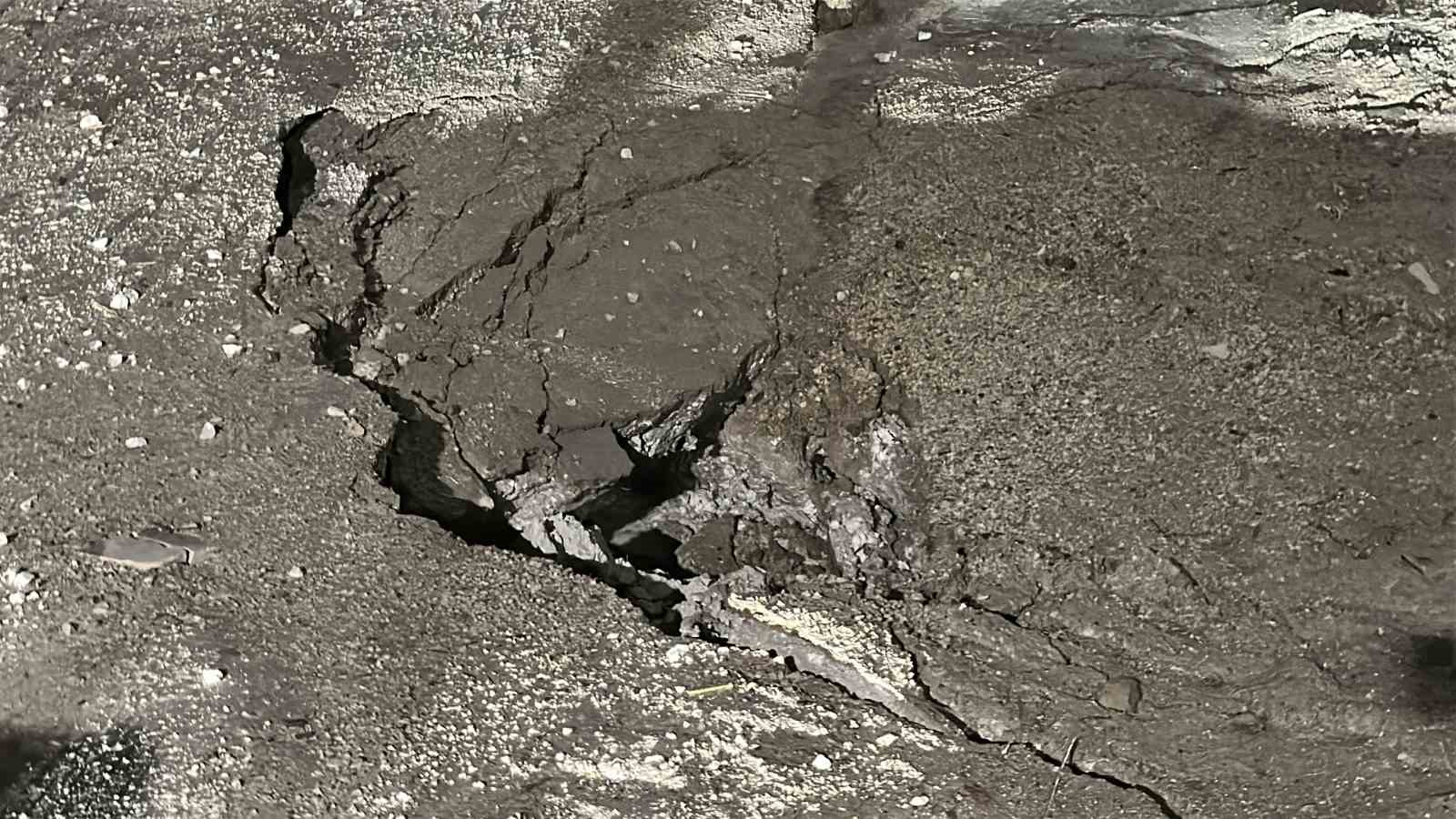 Burdur’da şiddetli yağış sonrası köprüde çökme meydana geldi