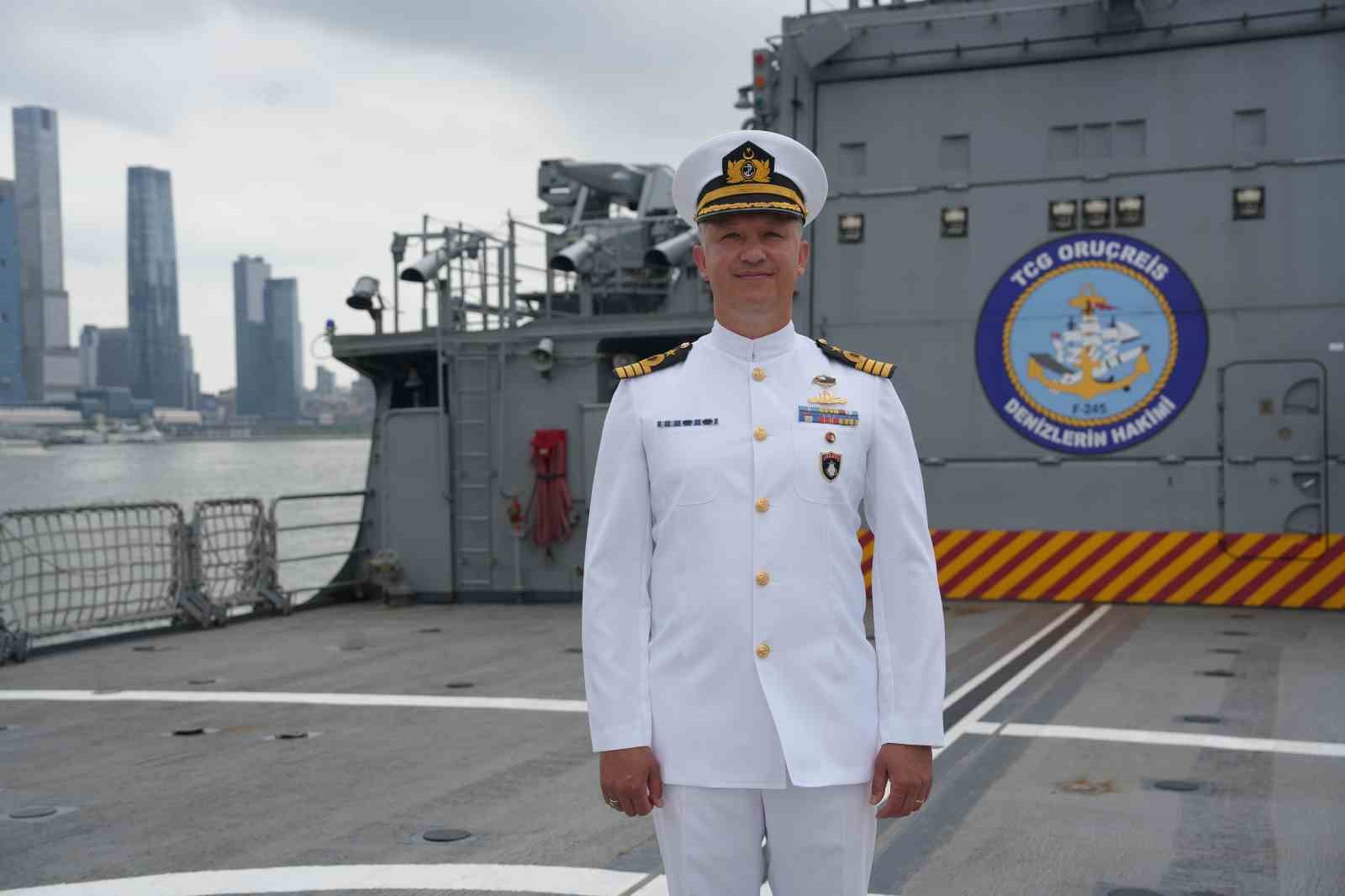 Türk donanmasından Atlantik’in ötesinde güç gösterisi: TCG Oruçreis New York’ta