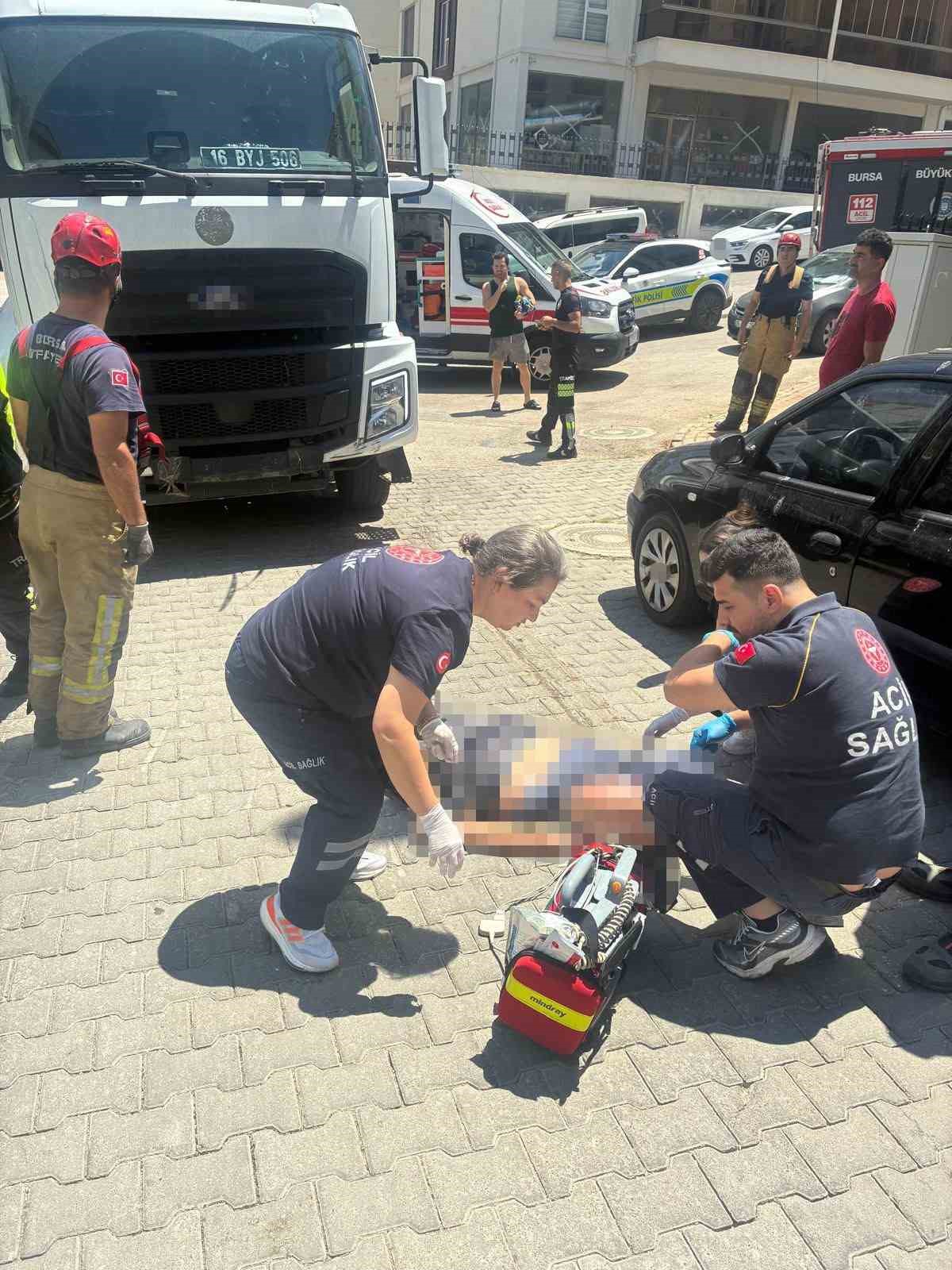 Çöp kamyonunun çarptığı yaşlı adam hayatını kaybetti