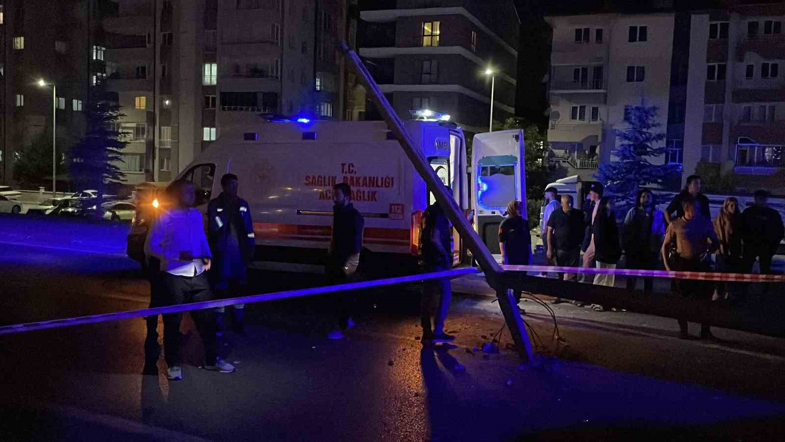 Sivas’ta iki otomobil çarpıştı: 2’si çocuk 5 yaralı