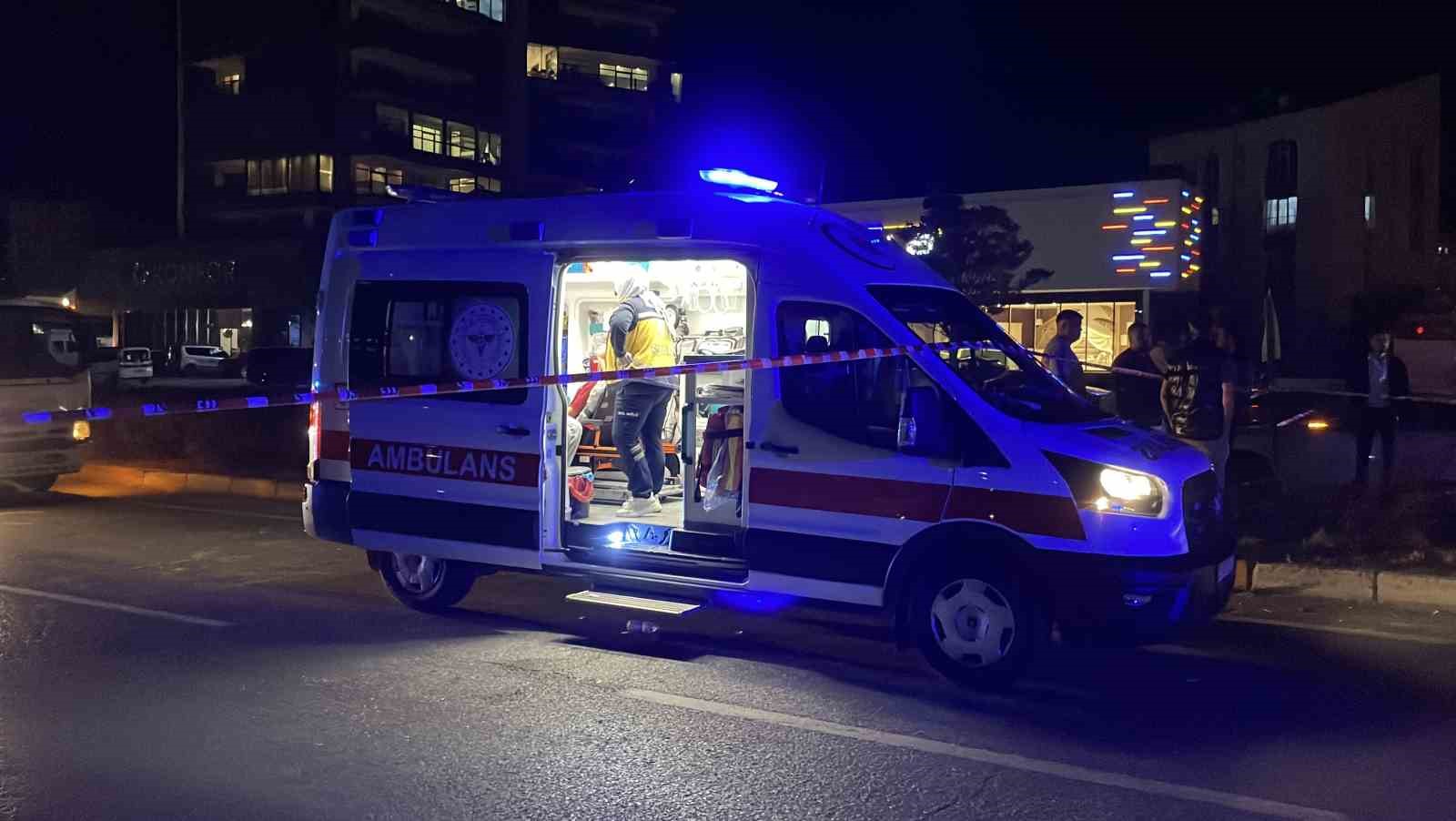 Sivas’ta iki otomobil çarpıştı: 2’si çocuk 5 yaralı