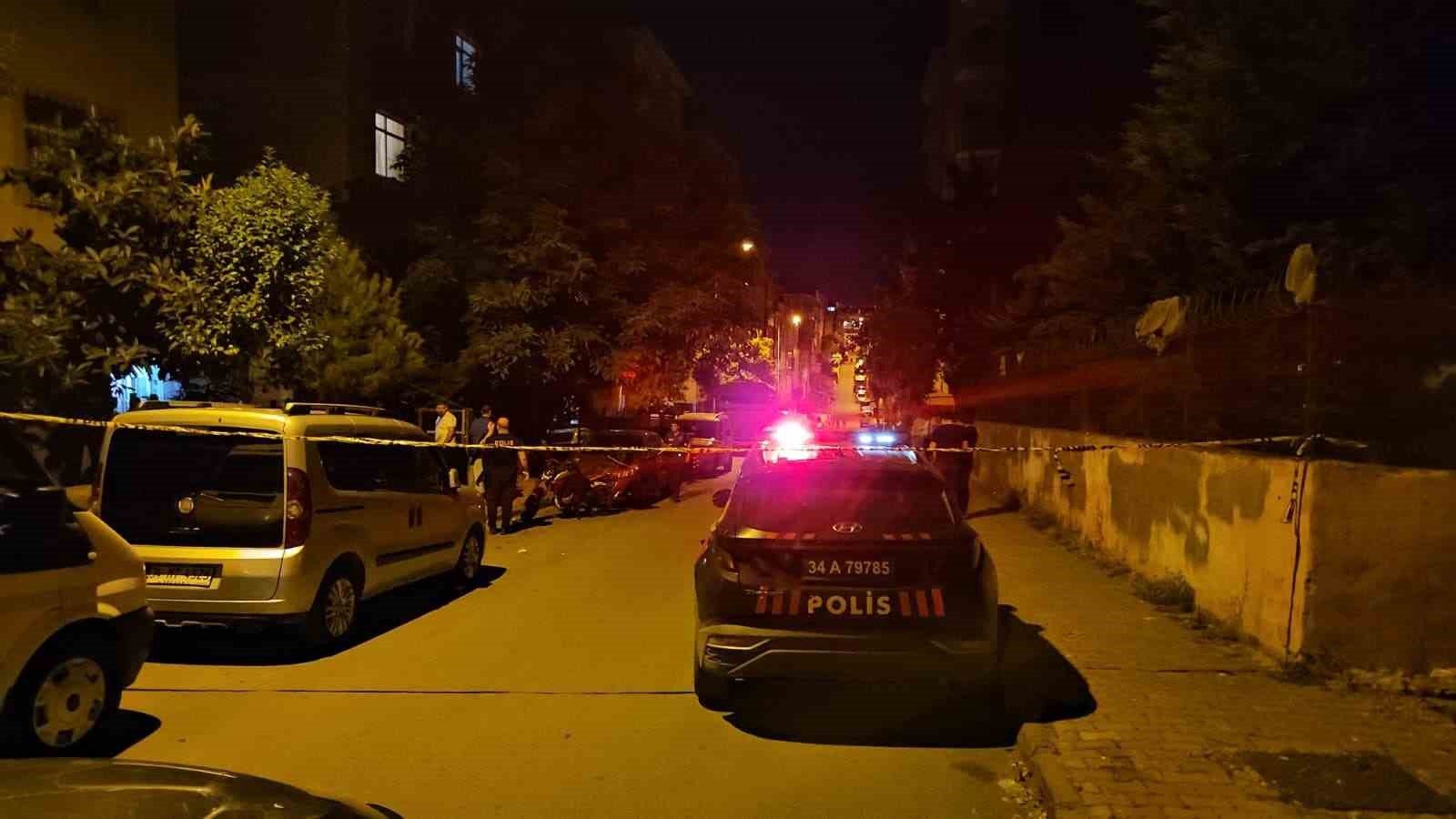 Sultangazi’de çalıntı motosikletle silahlı saldırı: 1 ağır yaralı