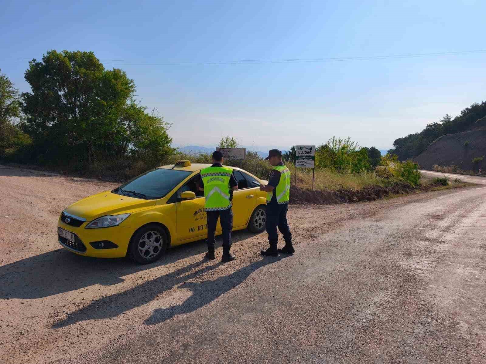 Bilecik’te jandarma denetimlerinde 73 bin 377 lira ceza kesildi