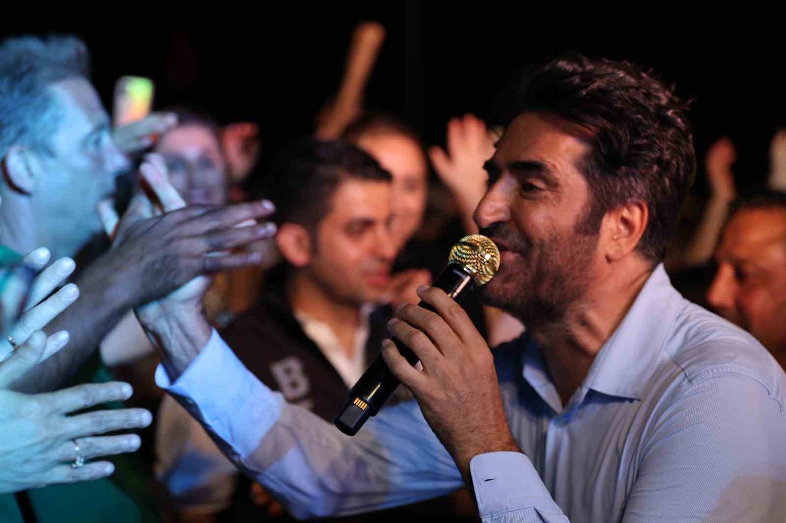 İskenderun’da Mahsun Kırmızıgül rüzgarı esti