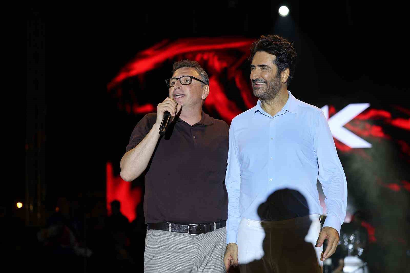İskenderun’da Mahsun Kırmızıgül rüzgarı esti