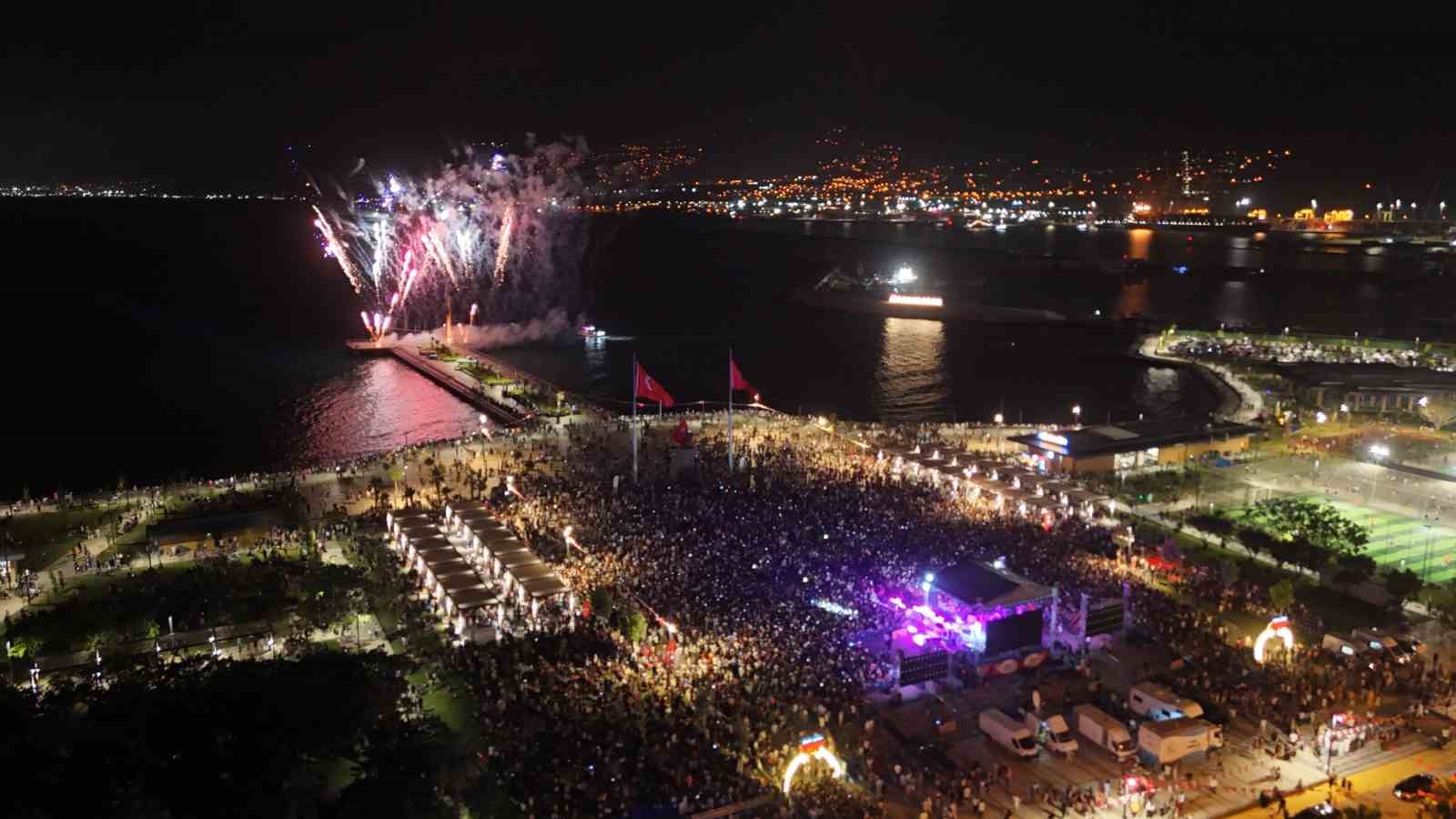 İskenderun’da Mahsun Kırmızıgül rüzgarı esti
