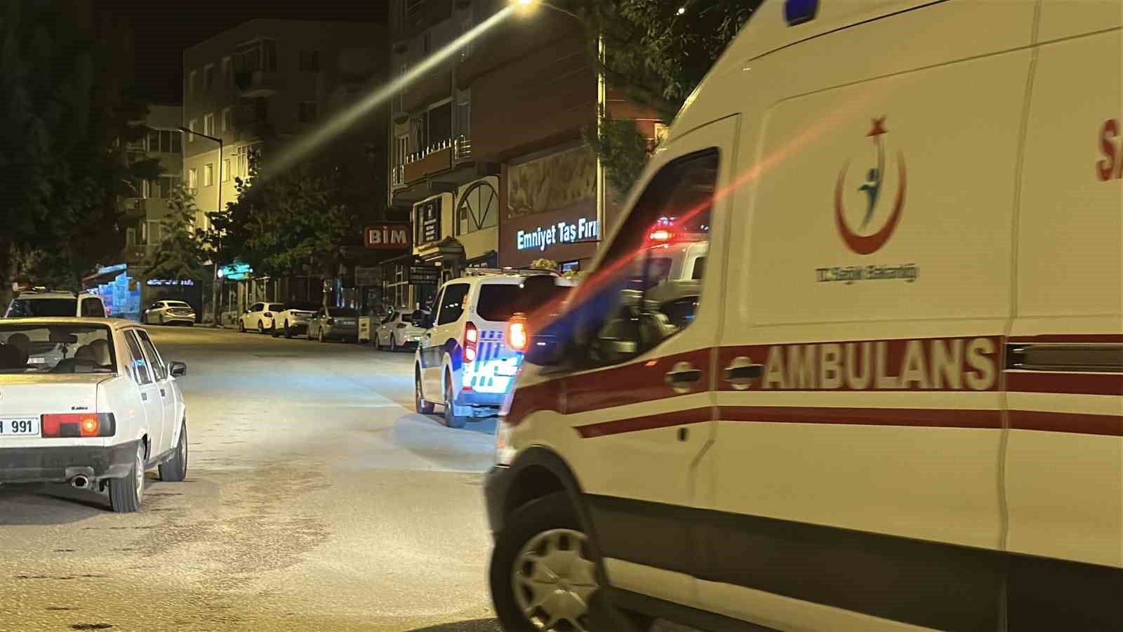 Husumetlisinin iş yerinin camlarını kırdı, emniyete gidip teslim oldu