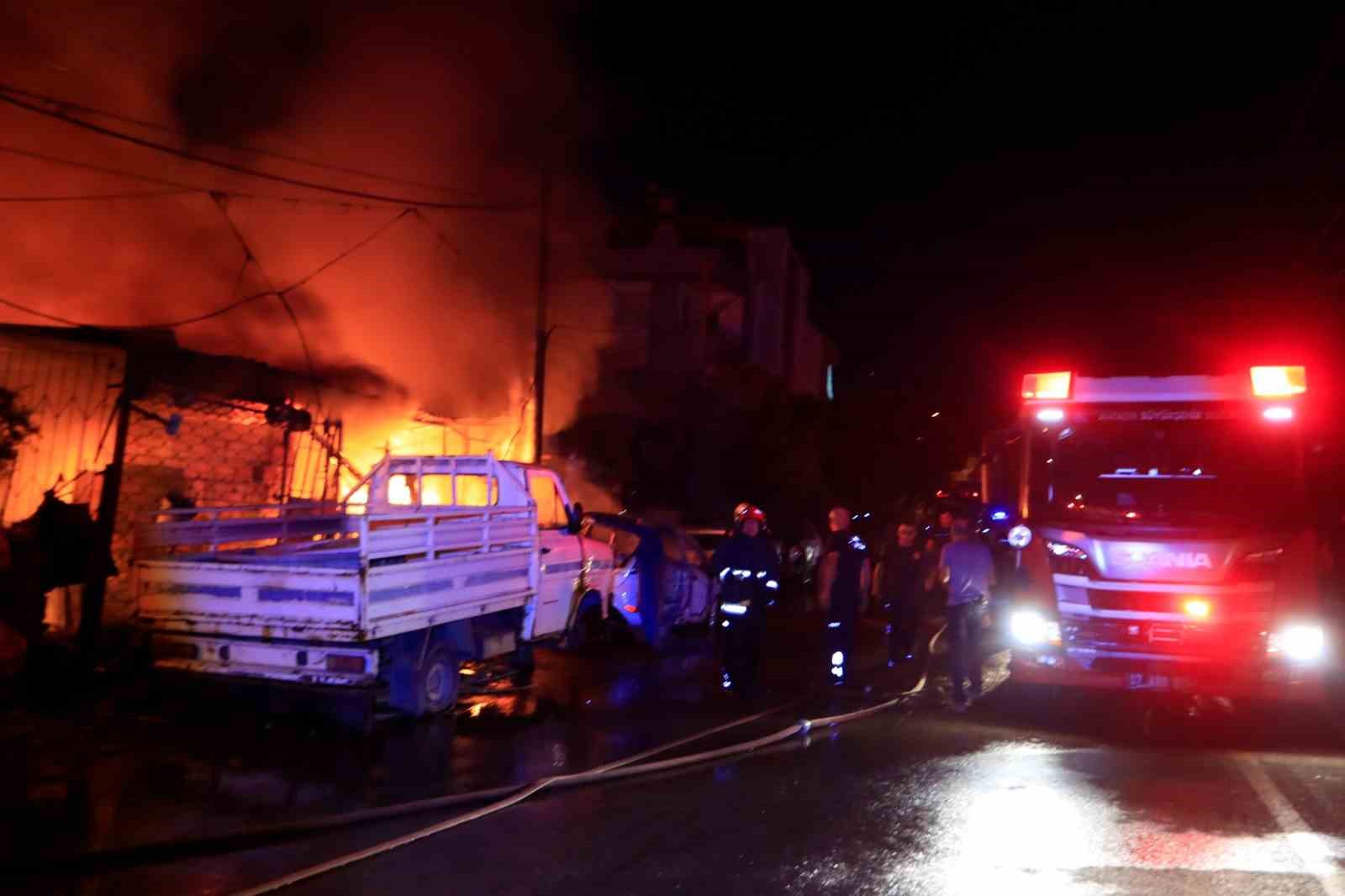 40 yıllık emeği gözlerinin önünde küle döndü