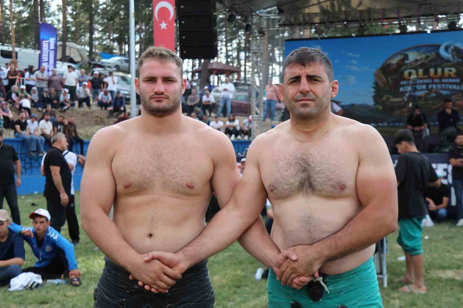 Akdağ Karakucak Güreşleri’nin başpehlivanı Kenan Gör oldu