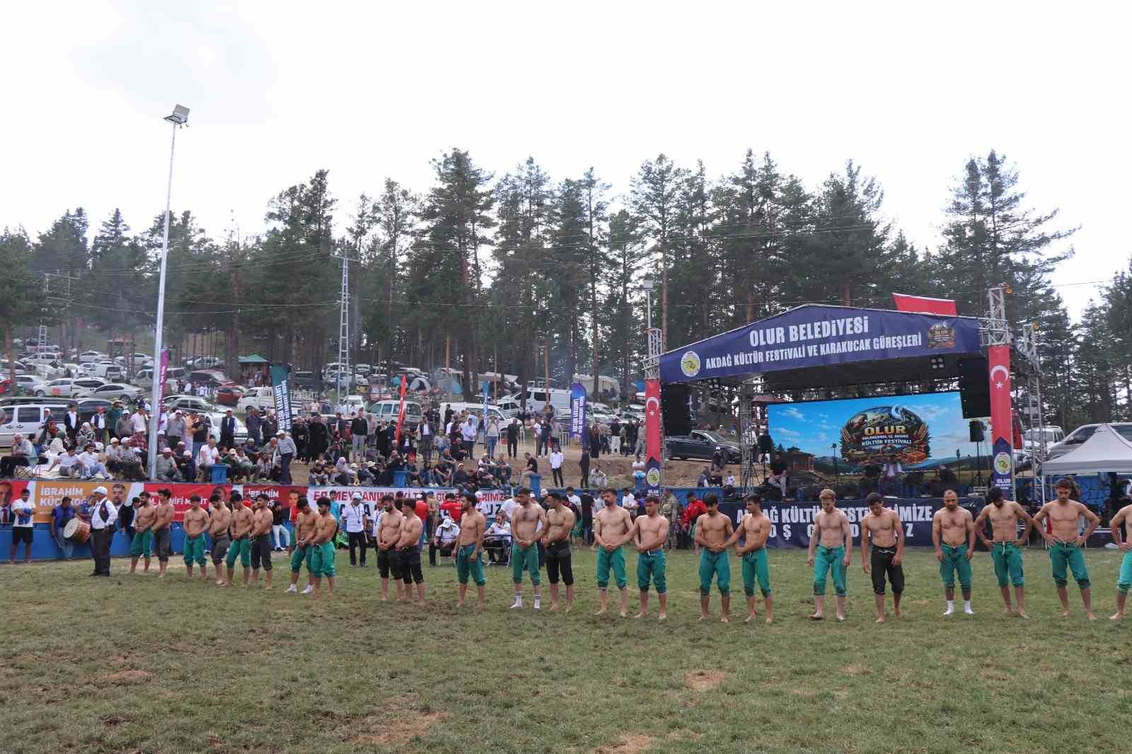 Akdağ Karakucak Güreşleri’nin başpehlivanı Kenan Gör oldu