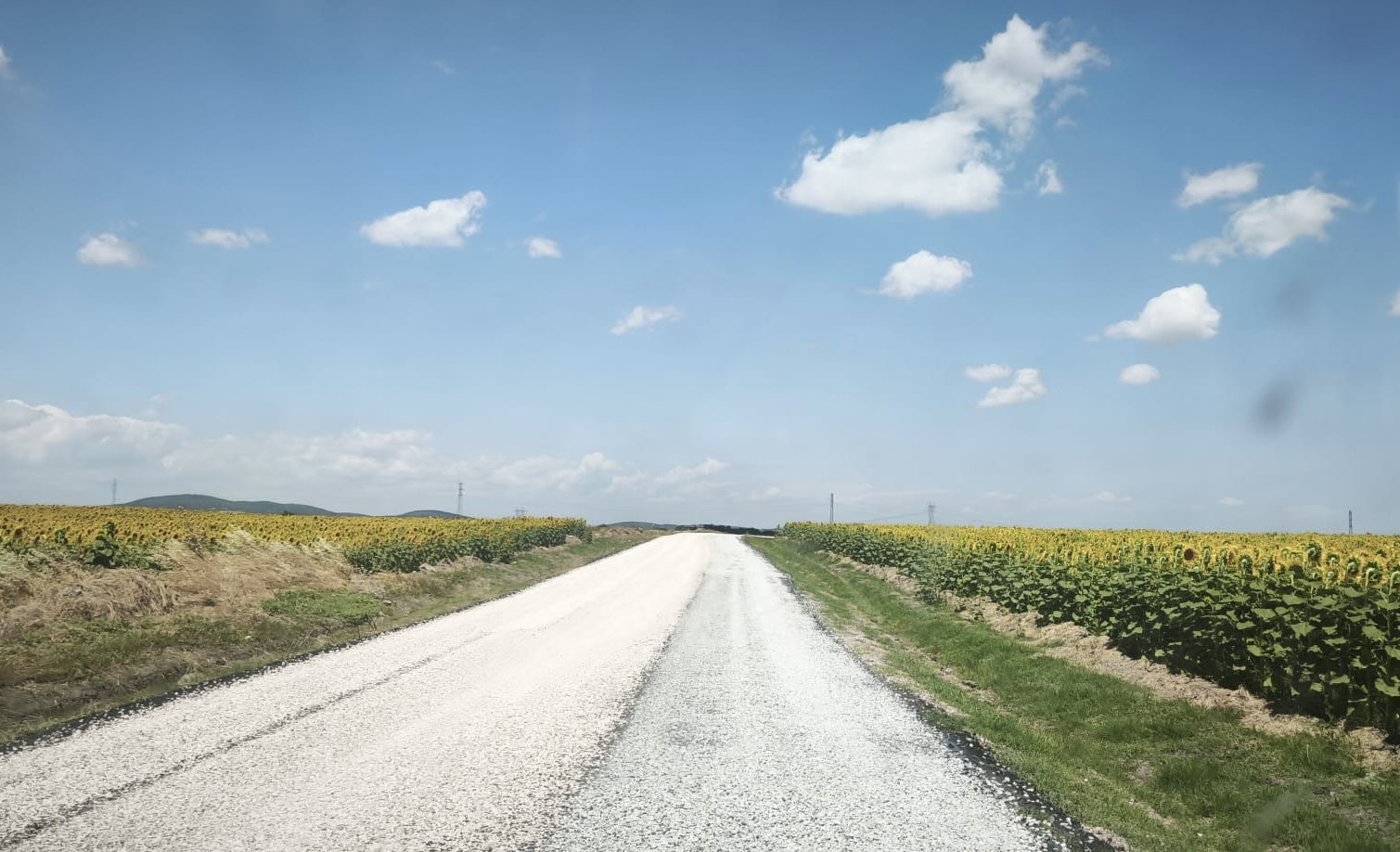 Biga Geyikkırı Köyü yolu yenilendi