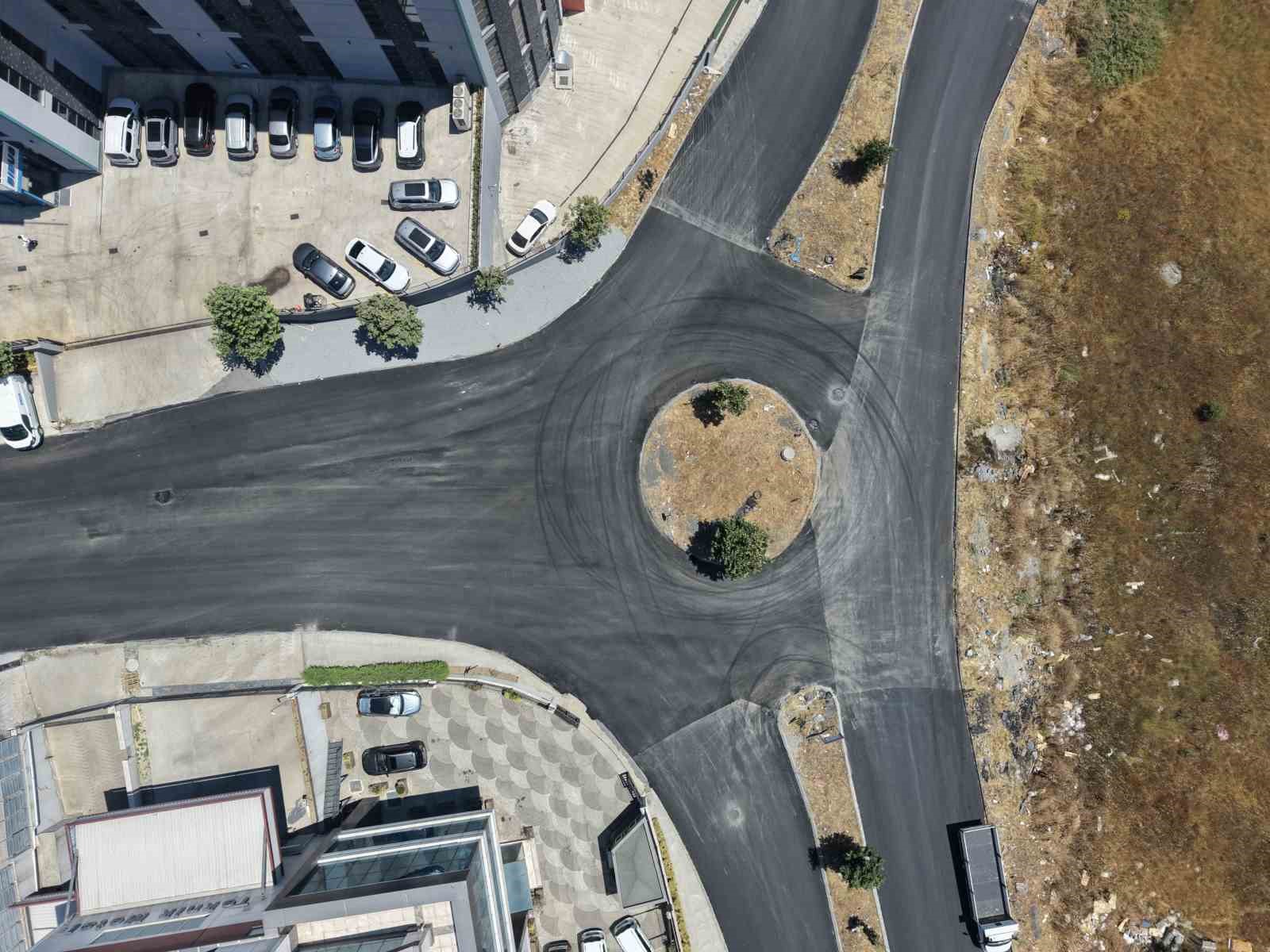 Esenyurt’ta yol yenileme çalışmaları aralıksız sürüyor