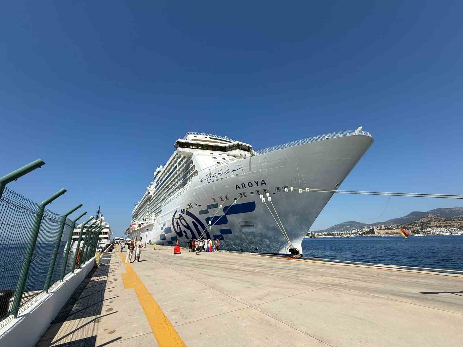 Bodrum’a 1532 yolcu ile geldi