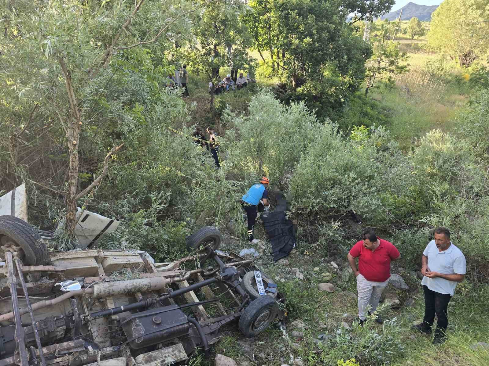 Bingöl’de pikap uçuruma yuvarlandı: 3 ölü, 2 yaralı