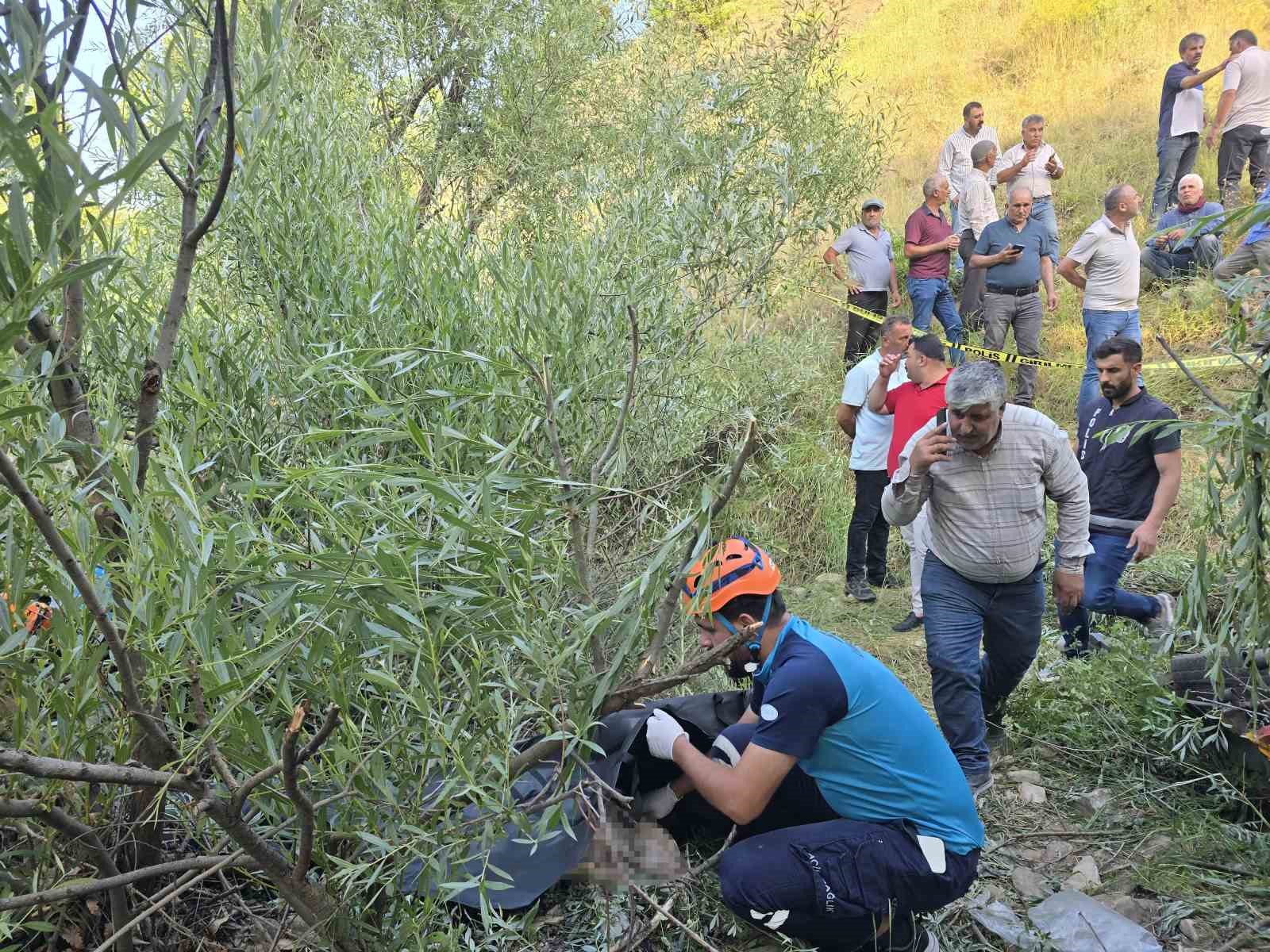 Bingöl’de pikap uçuruma yuvarlandı: 3 ölü, 2 yaralı