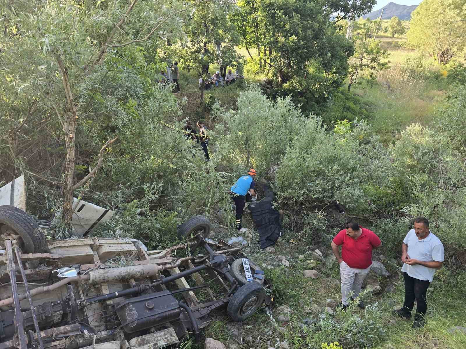 Bingöl’de pikap uçuruma yuvarlandı: 3 ölü, 2 yaralı