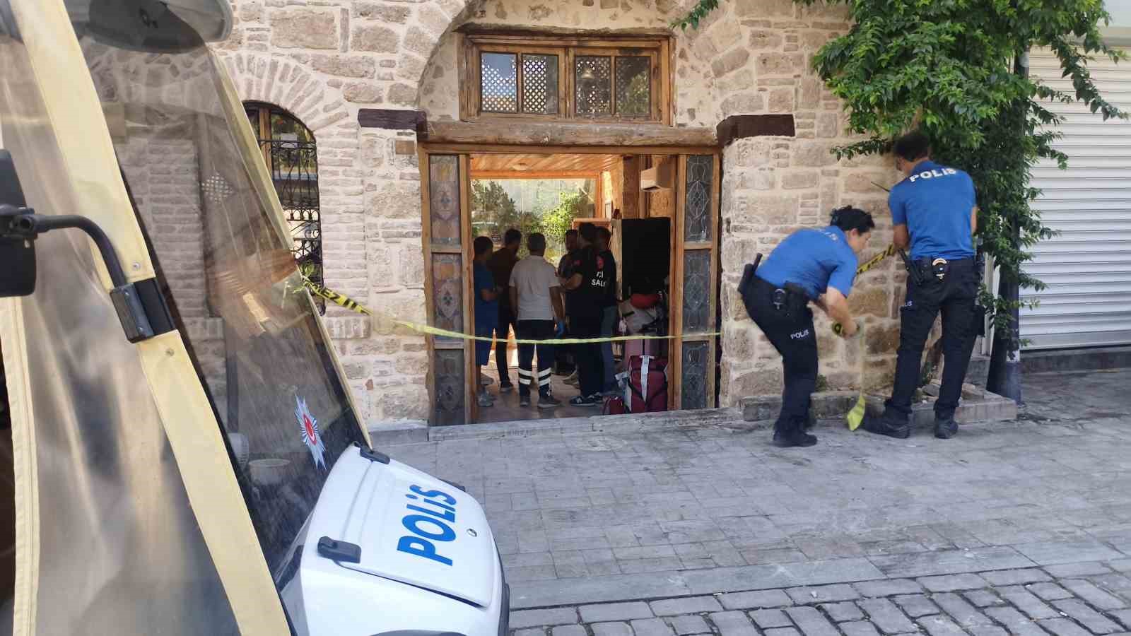 Antalya’da yaşayan Alman evinde ölü bulundu